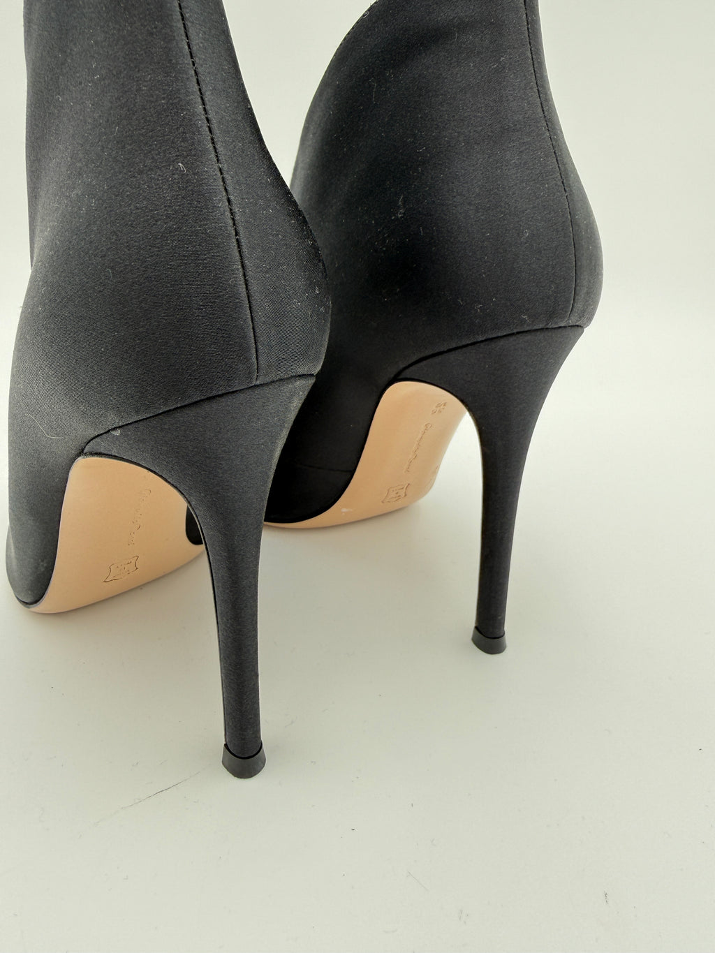 Gianvitto Rossi Black Satin Peep Toe - Size EU36.5
