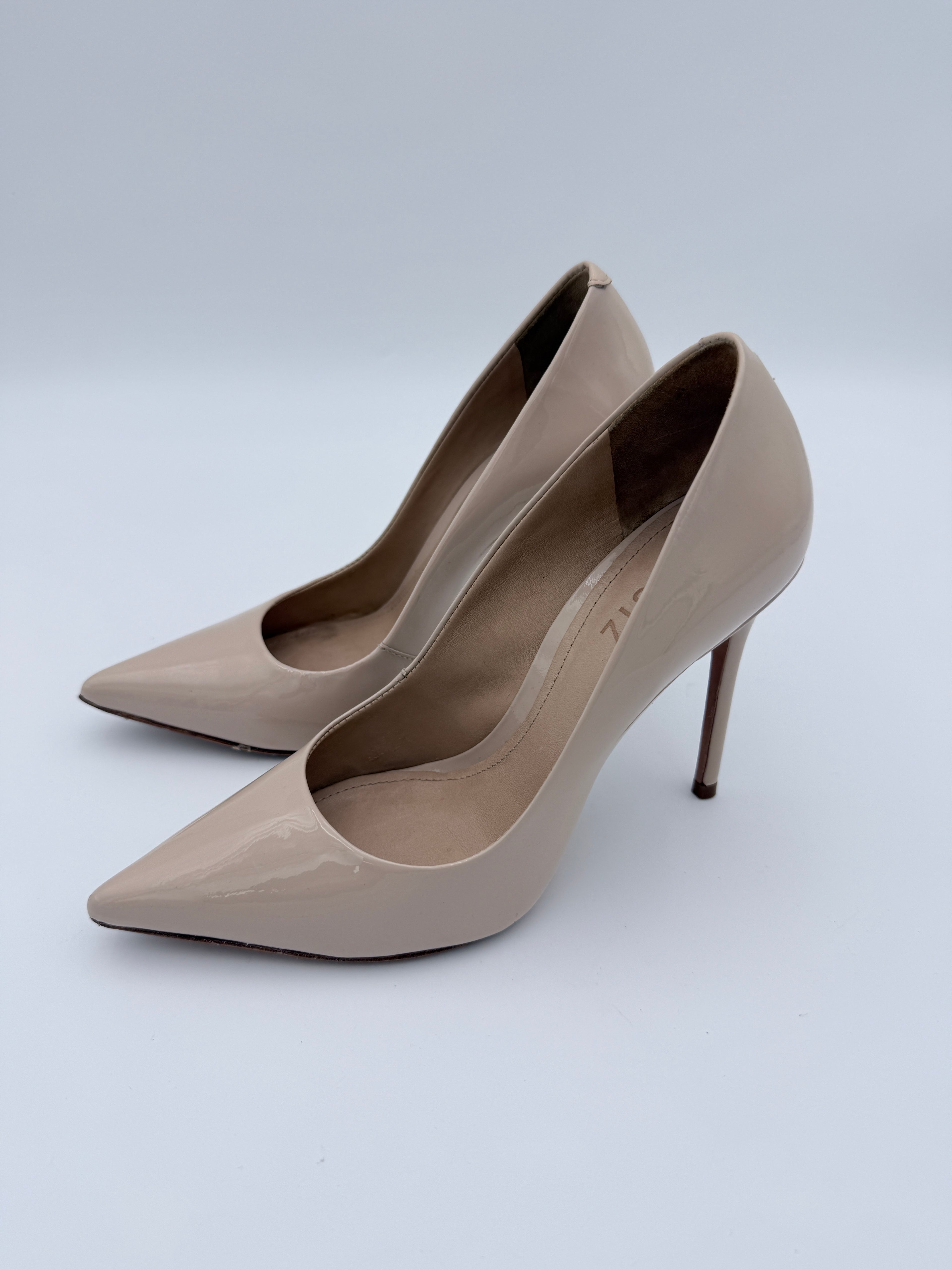 Schutz Nude Patent Scarpin size 7