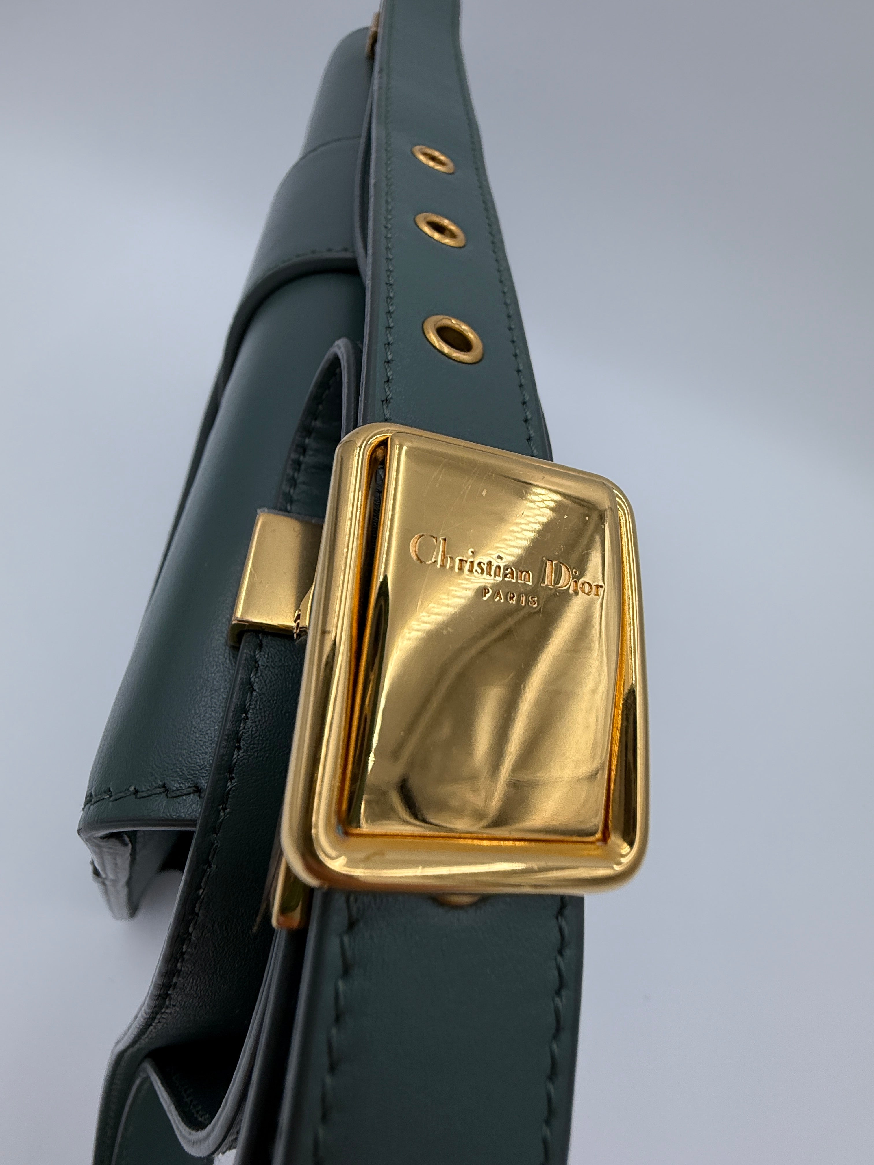 Dior 30 Montaigne green