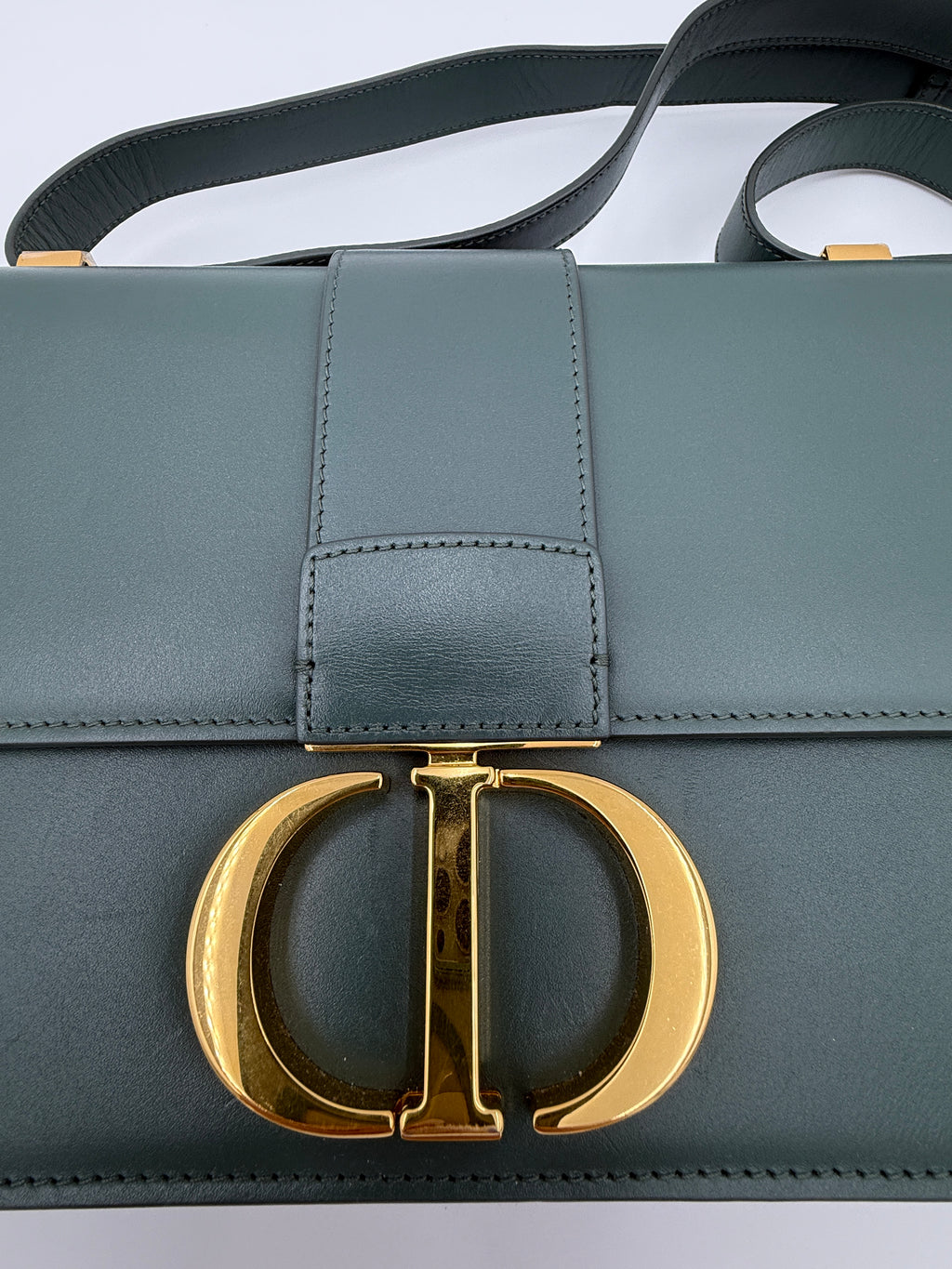 Dior 30 Montaigne green