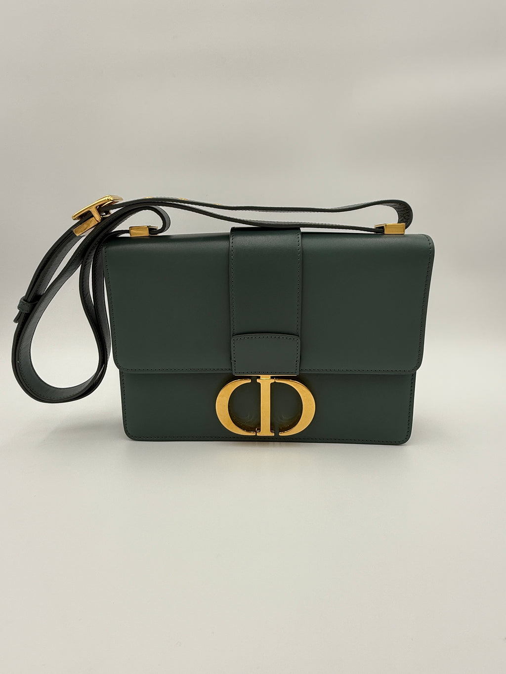 Dior 30 Montaigne green