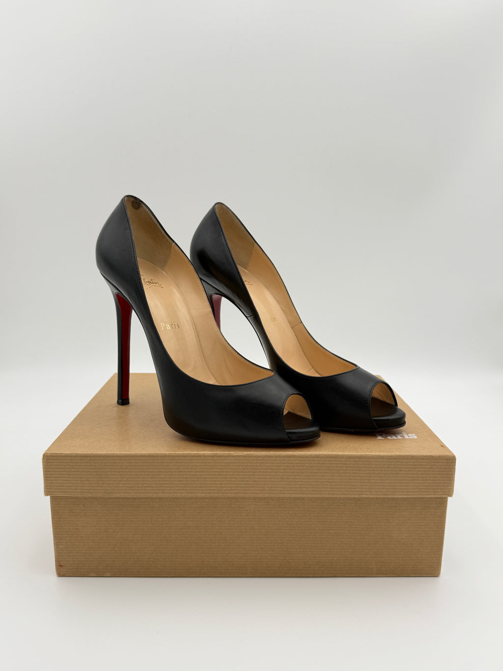 Louboutin Black leather with box