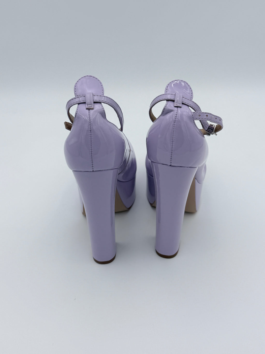 Schutz Lavander Remee platform pump New size 6.5