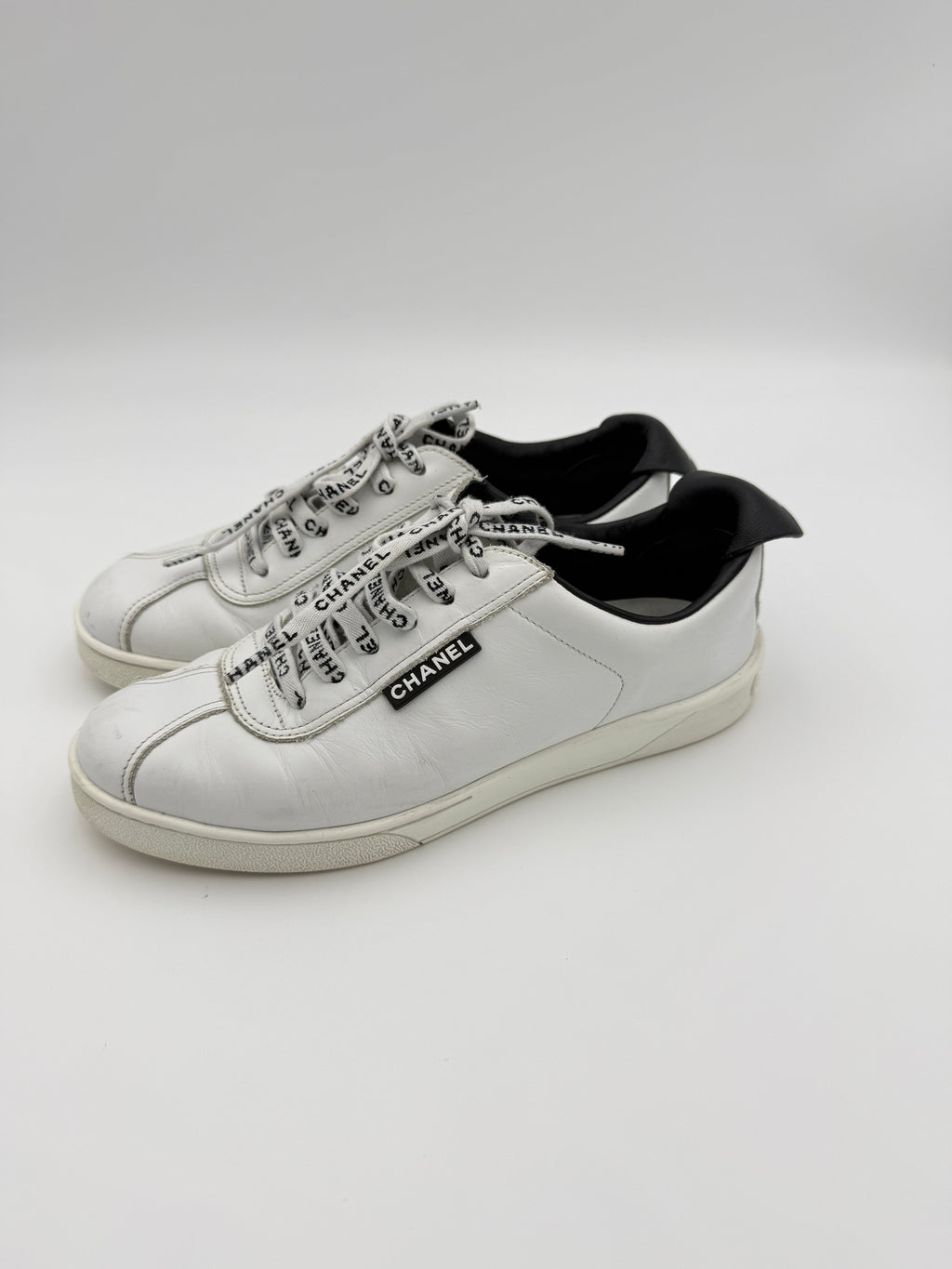 Chanel White Leather sneaker Size 36,5