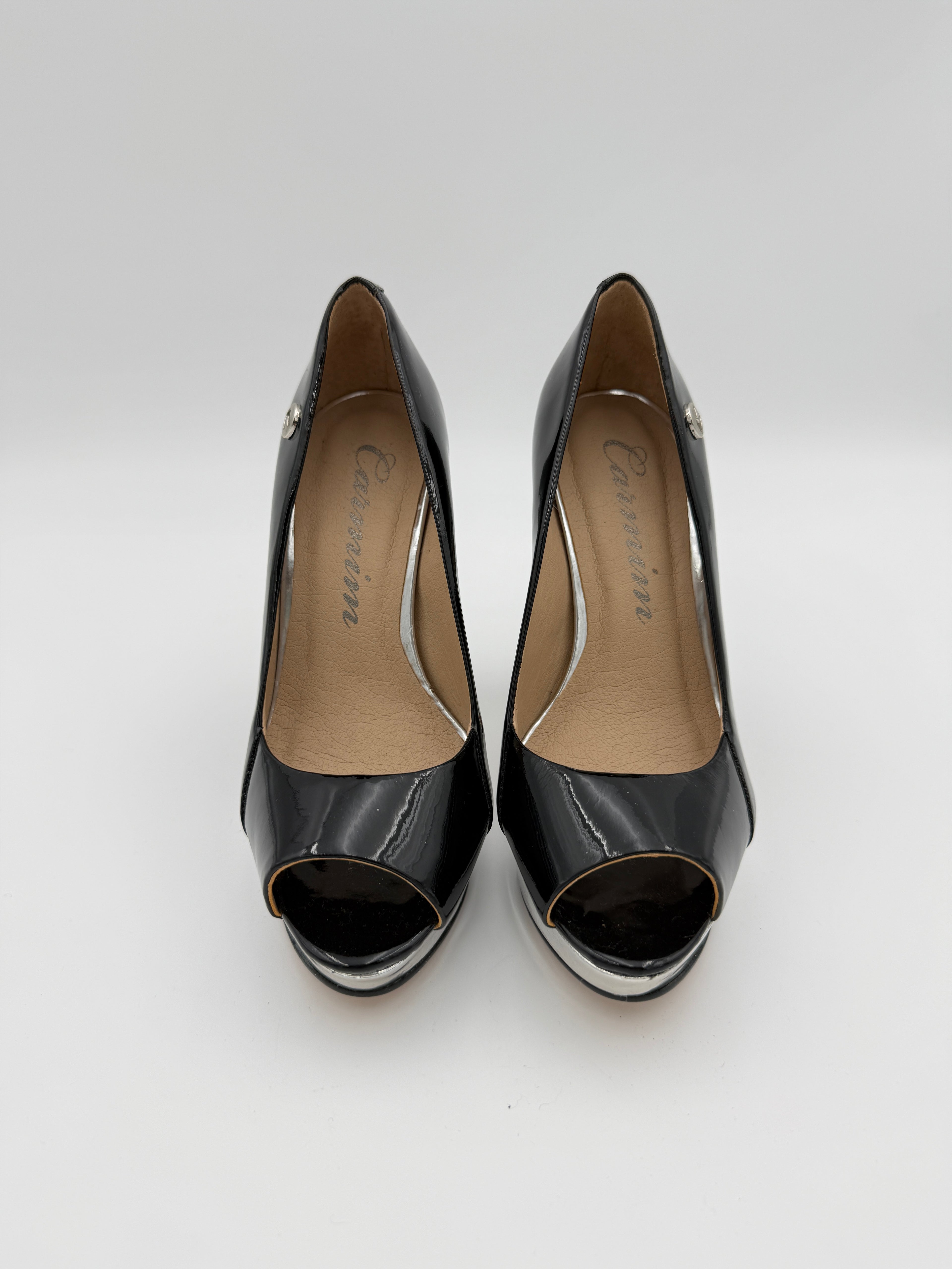 Carmin Black Patent Heel Size 5