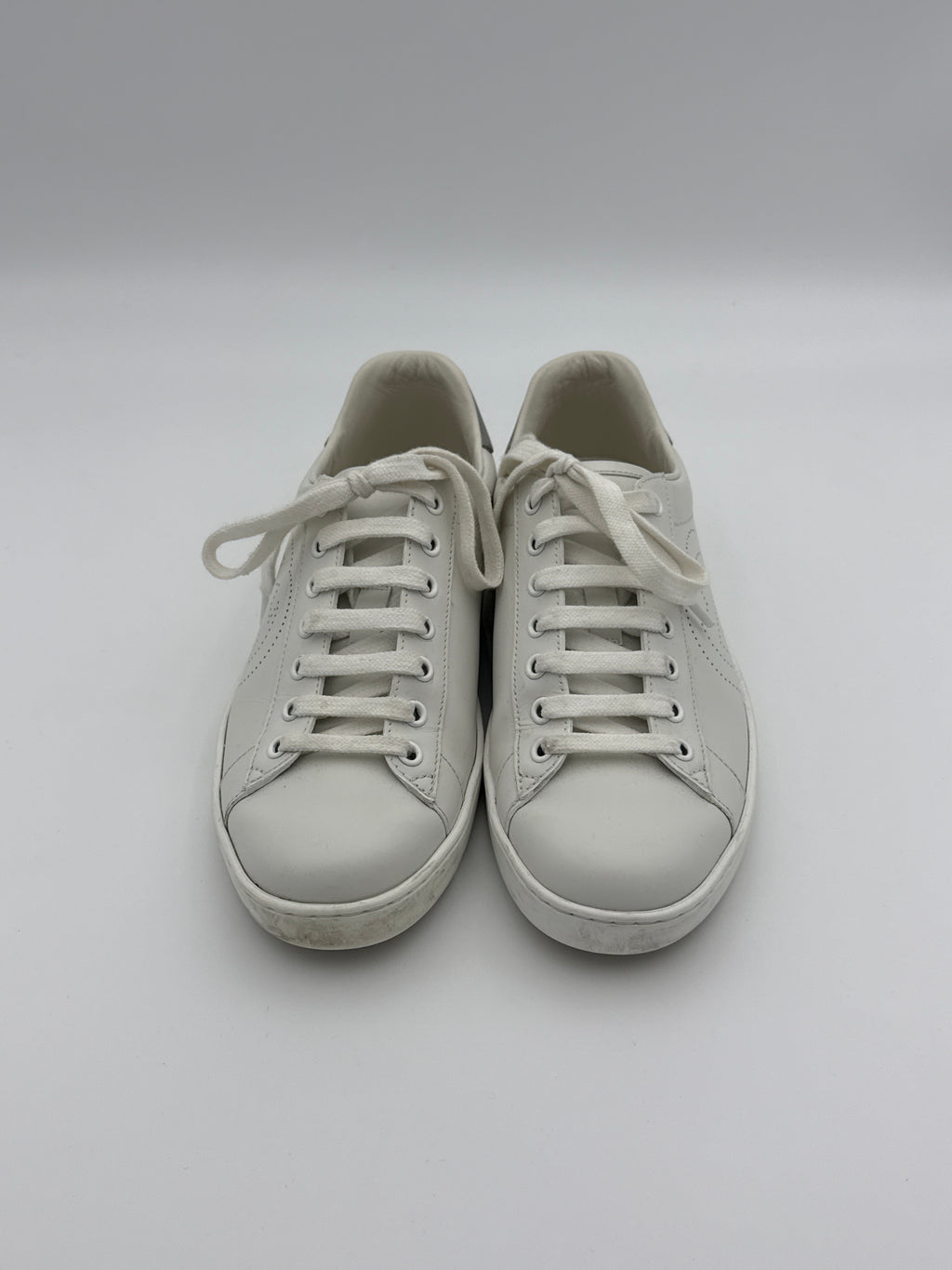 Gucci GG white leather sneakers Size 4y / 8 US