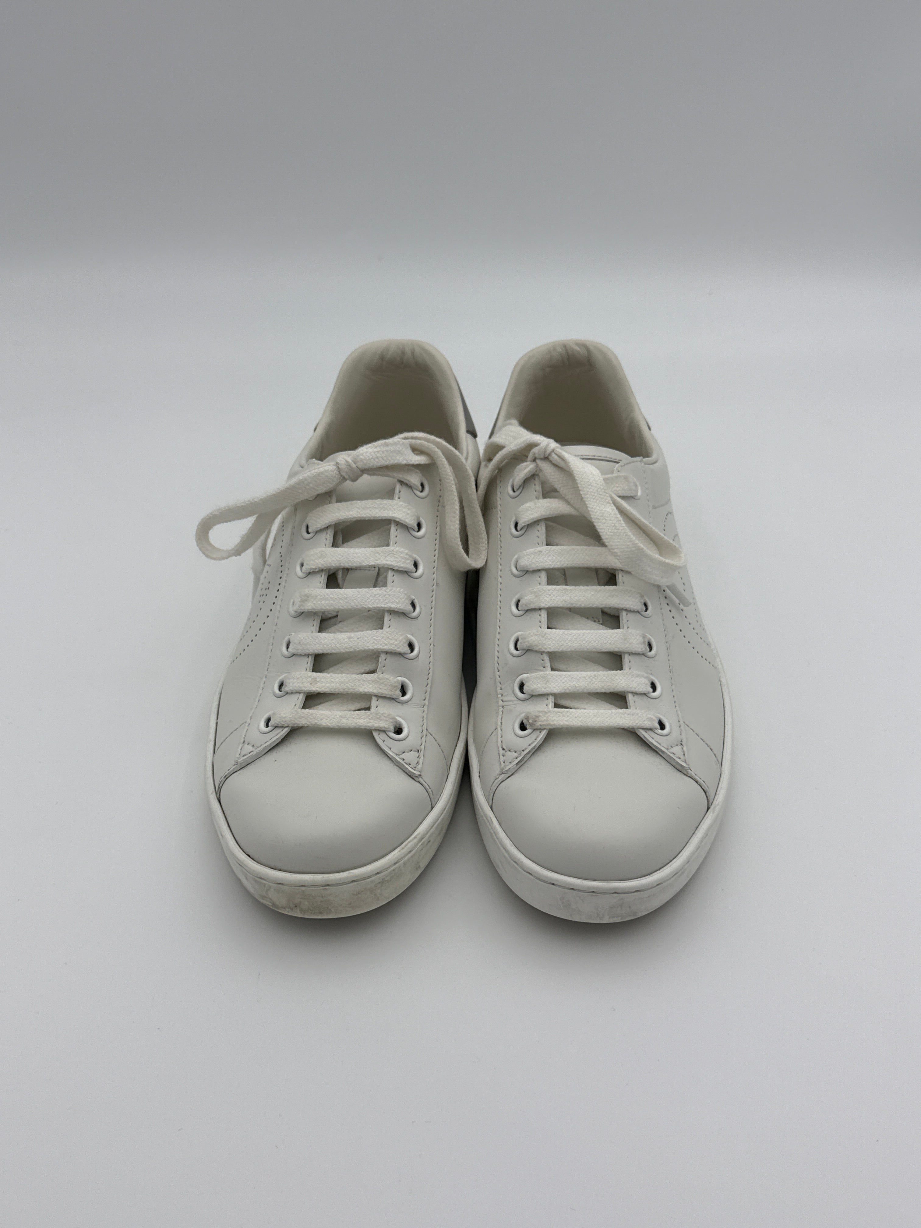 Gucci GG white leather sneakers Size 4y / 8 US