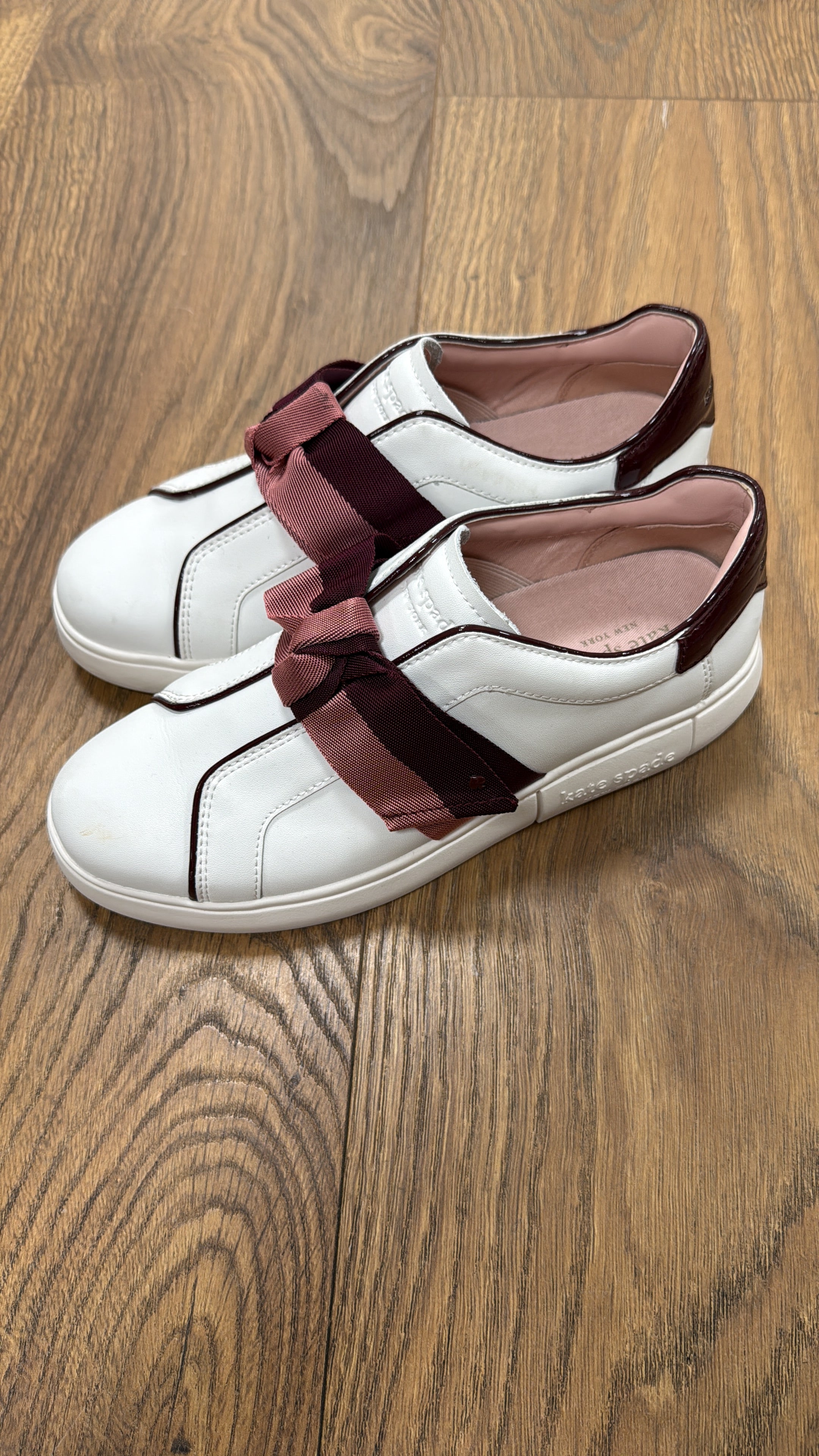 Kate Spade Burgundy bow Sneaker size 8