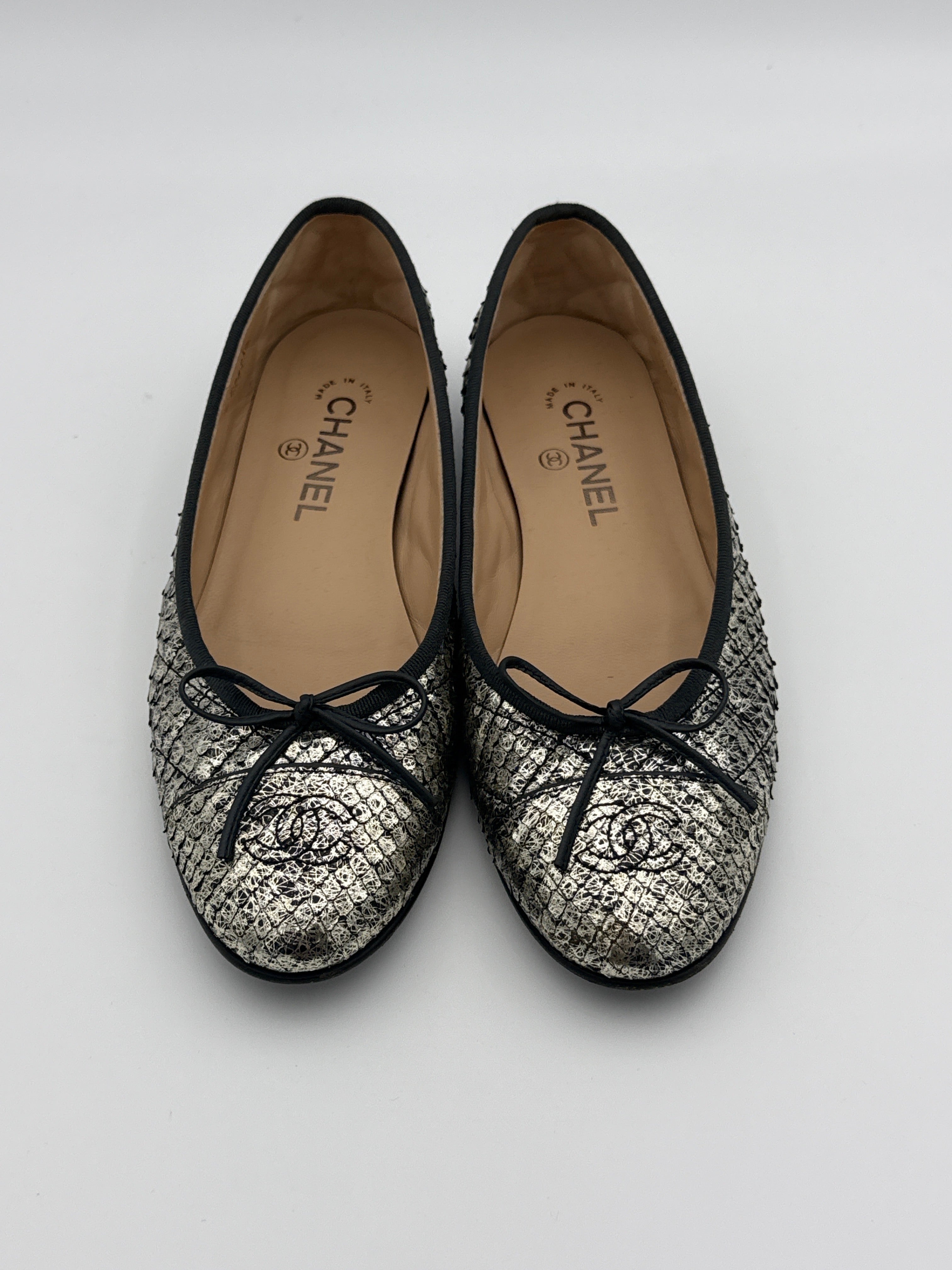 Chanel Ballerina Flat Silver Python size 39,5 Pre Loved