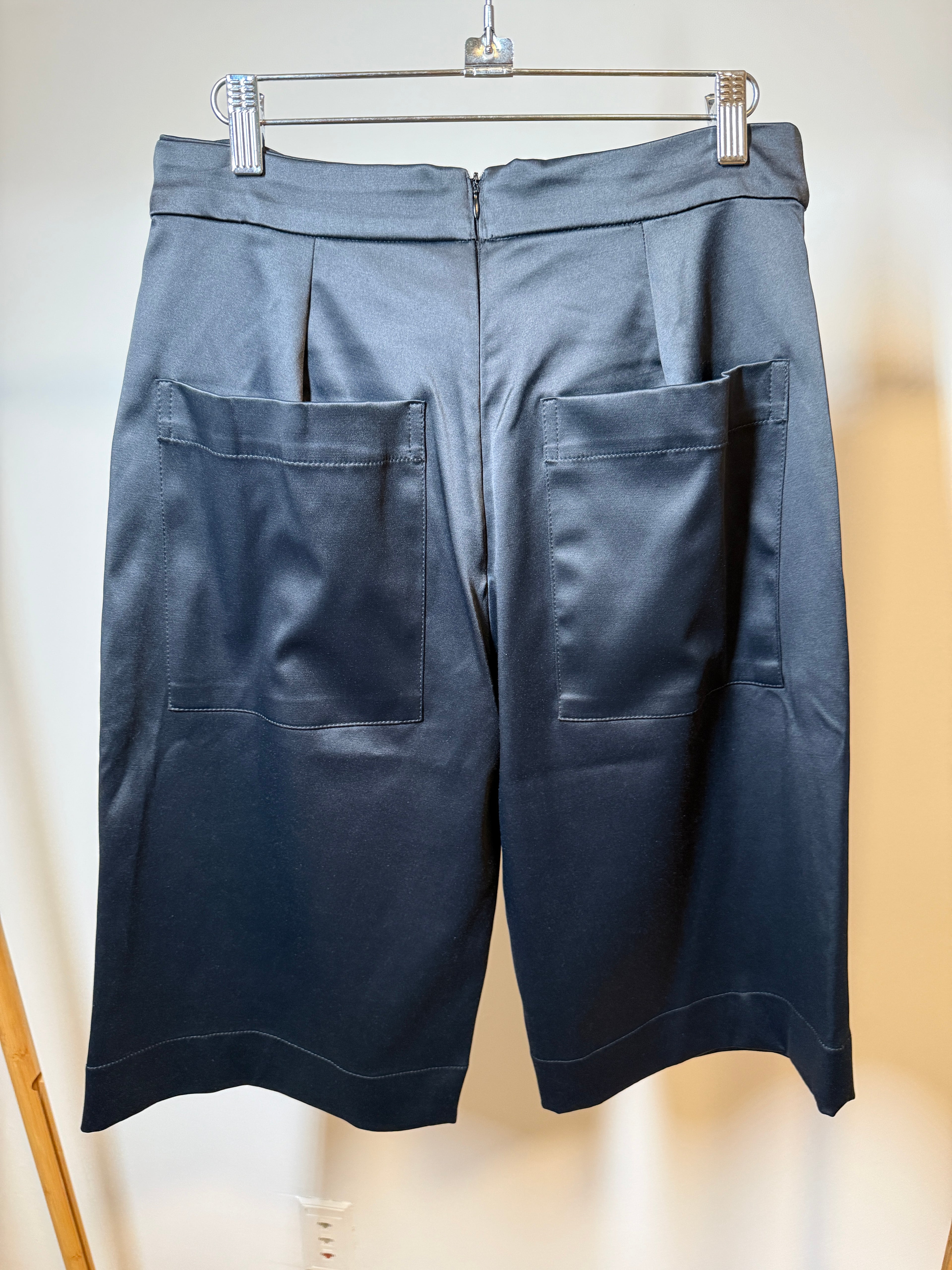 ANNE FERNANDES BLACK SATIN BERMUDAS M