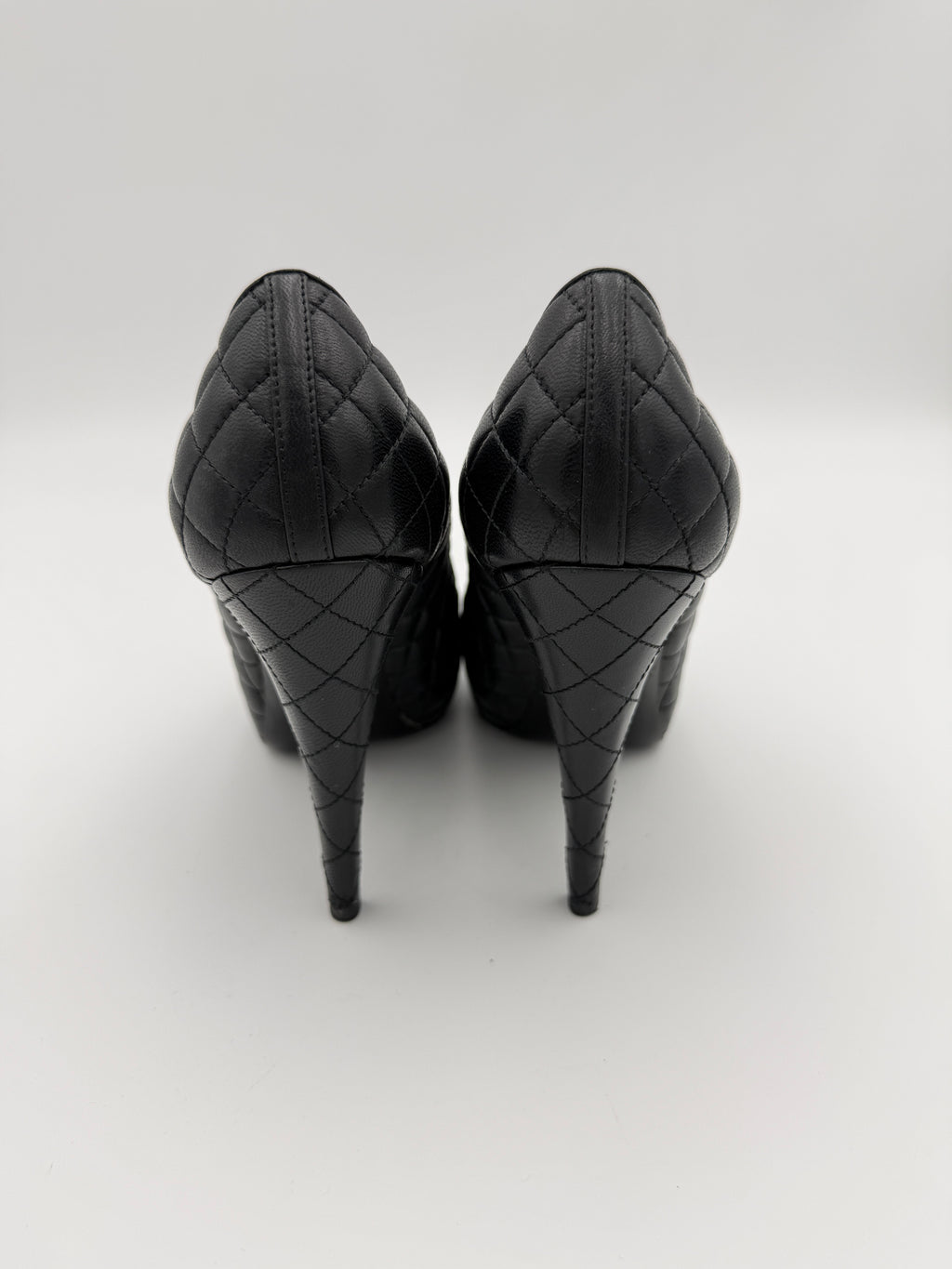 Chanel black pump