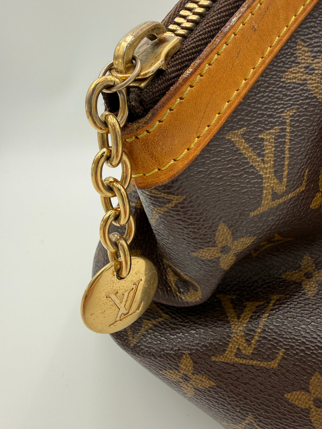 LV Tivoli Gm bag