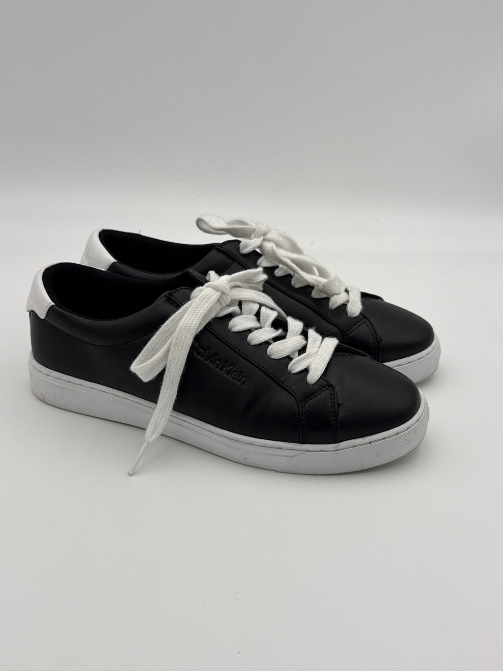 Calvin Klein Black Leather Sneaker Size 8,5