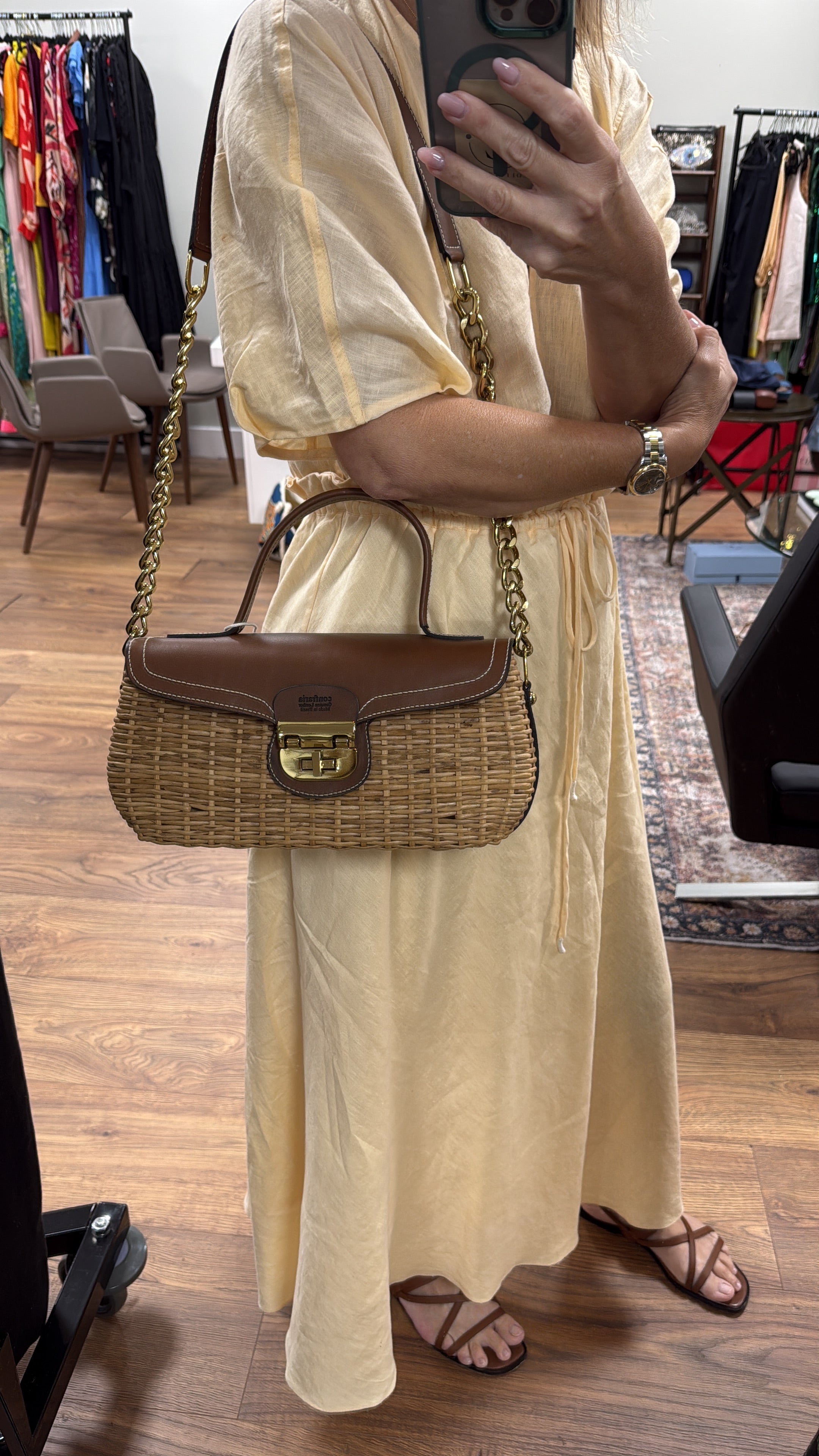 Confraria wicker bag with gold chain