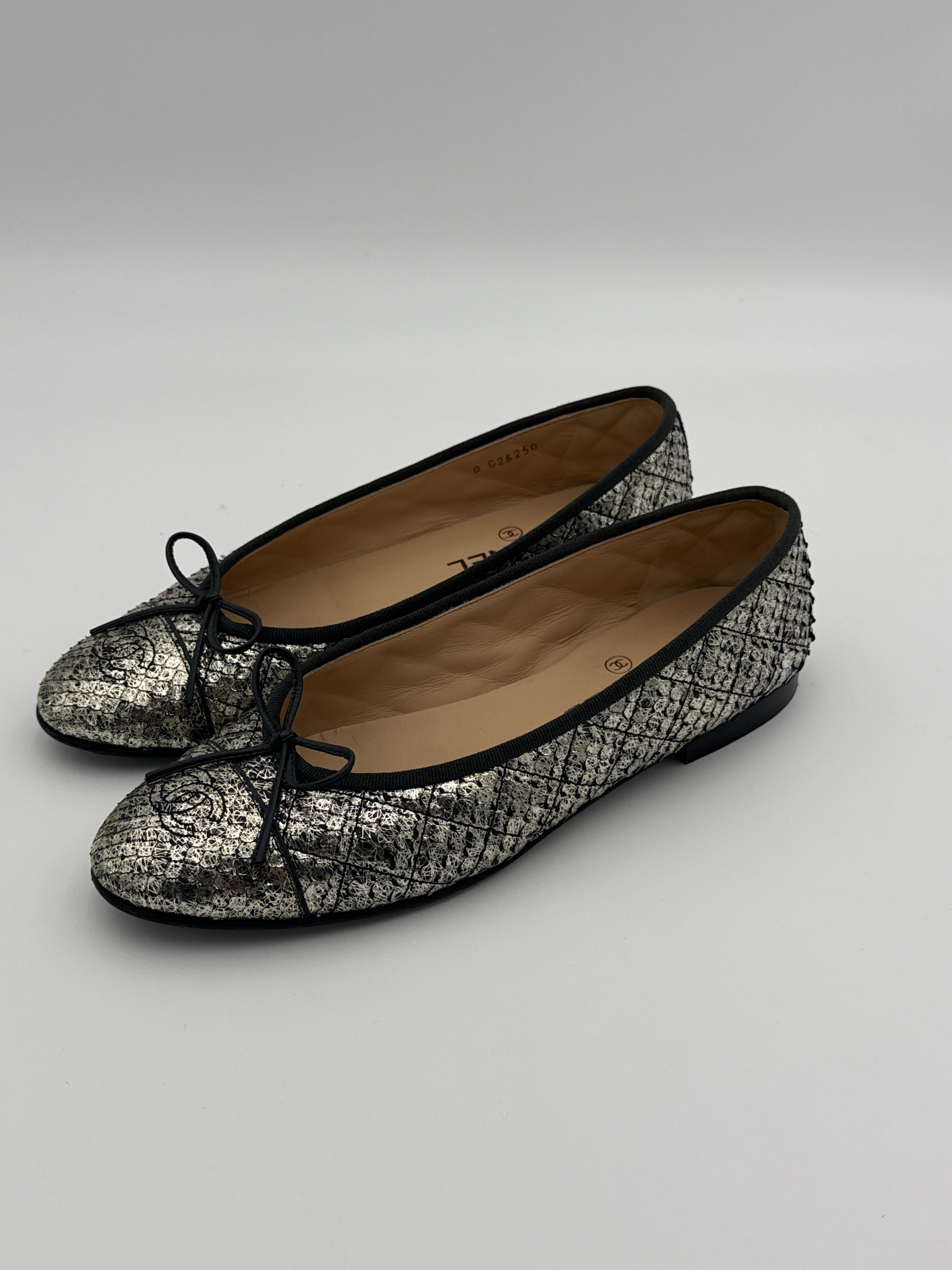 Chanel Ballerina Flat Silver Python size 39,5 Pre Loved