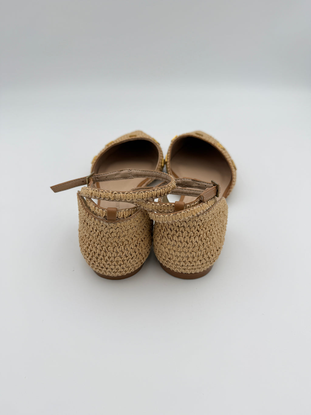 VIX Fiorela Raffia Flats - New - Size US9
