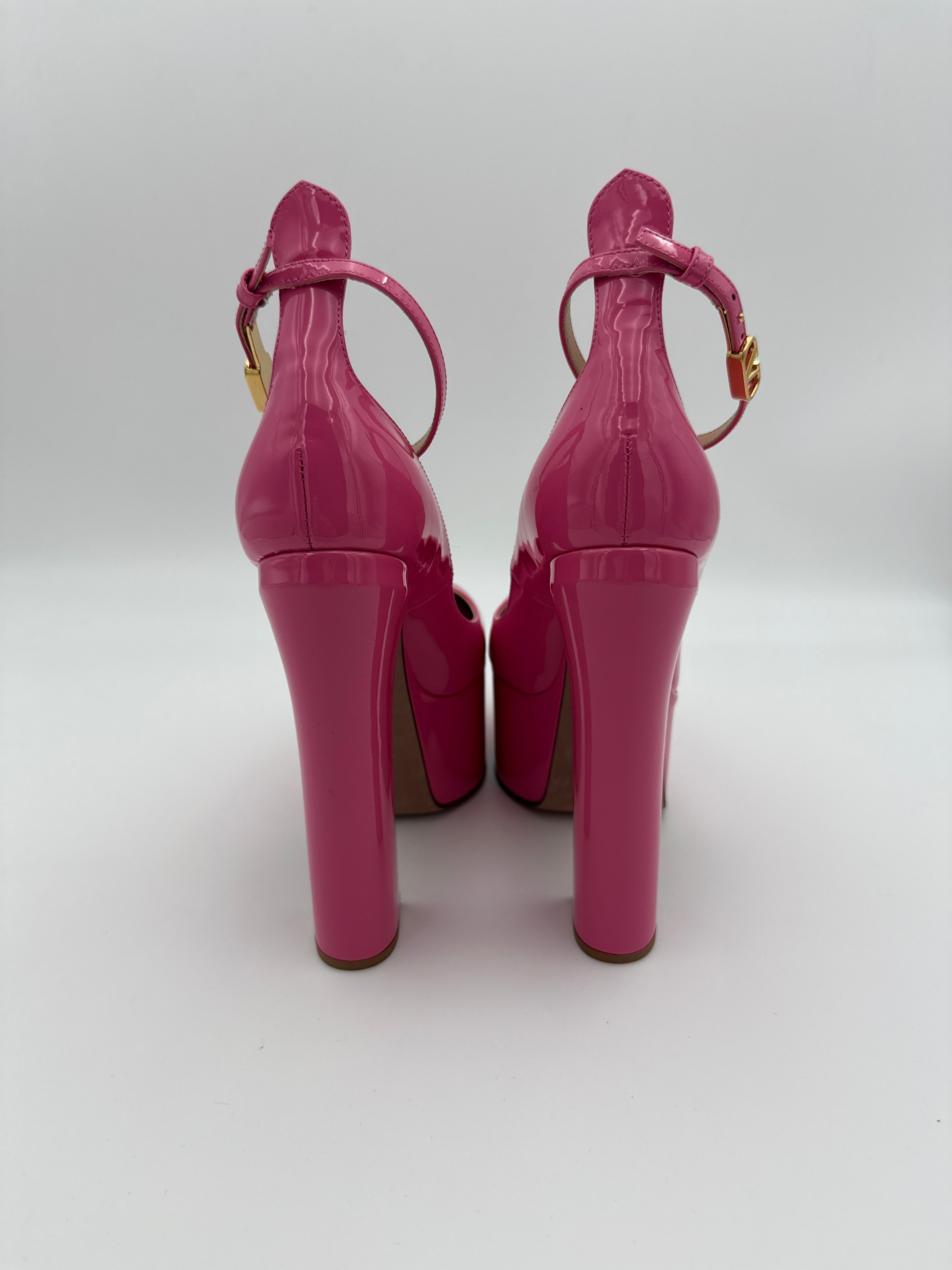 Valentino Tan-go Pink Patent Heel New Size 36.