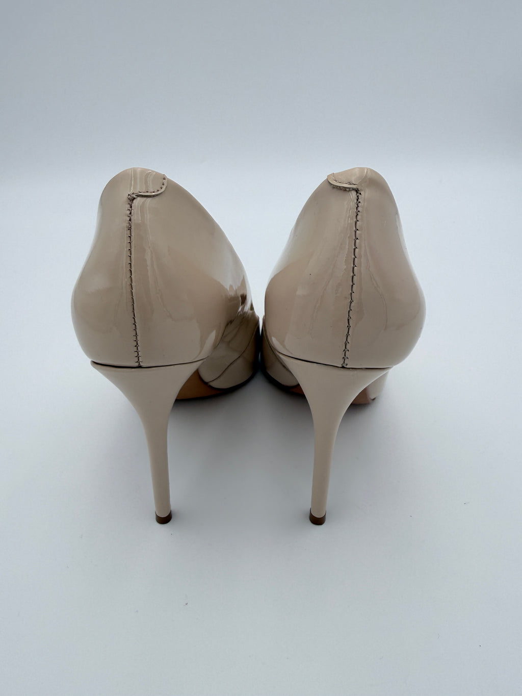 Schutz Nude Patent Scarpin size 7