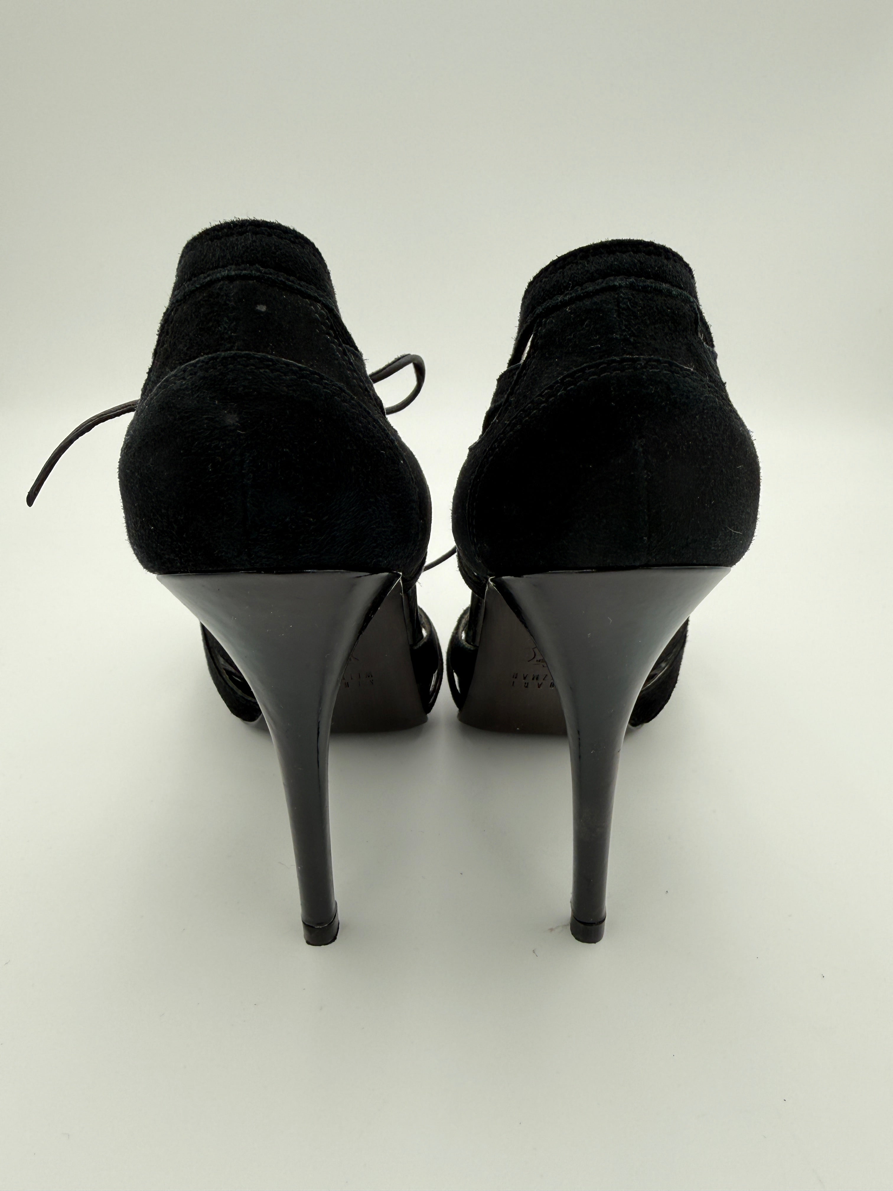 Stuart Weitzman Black Heels Size 7 1/2