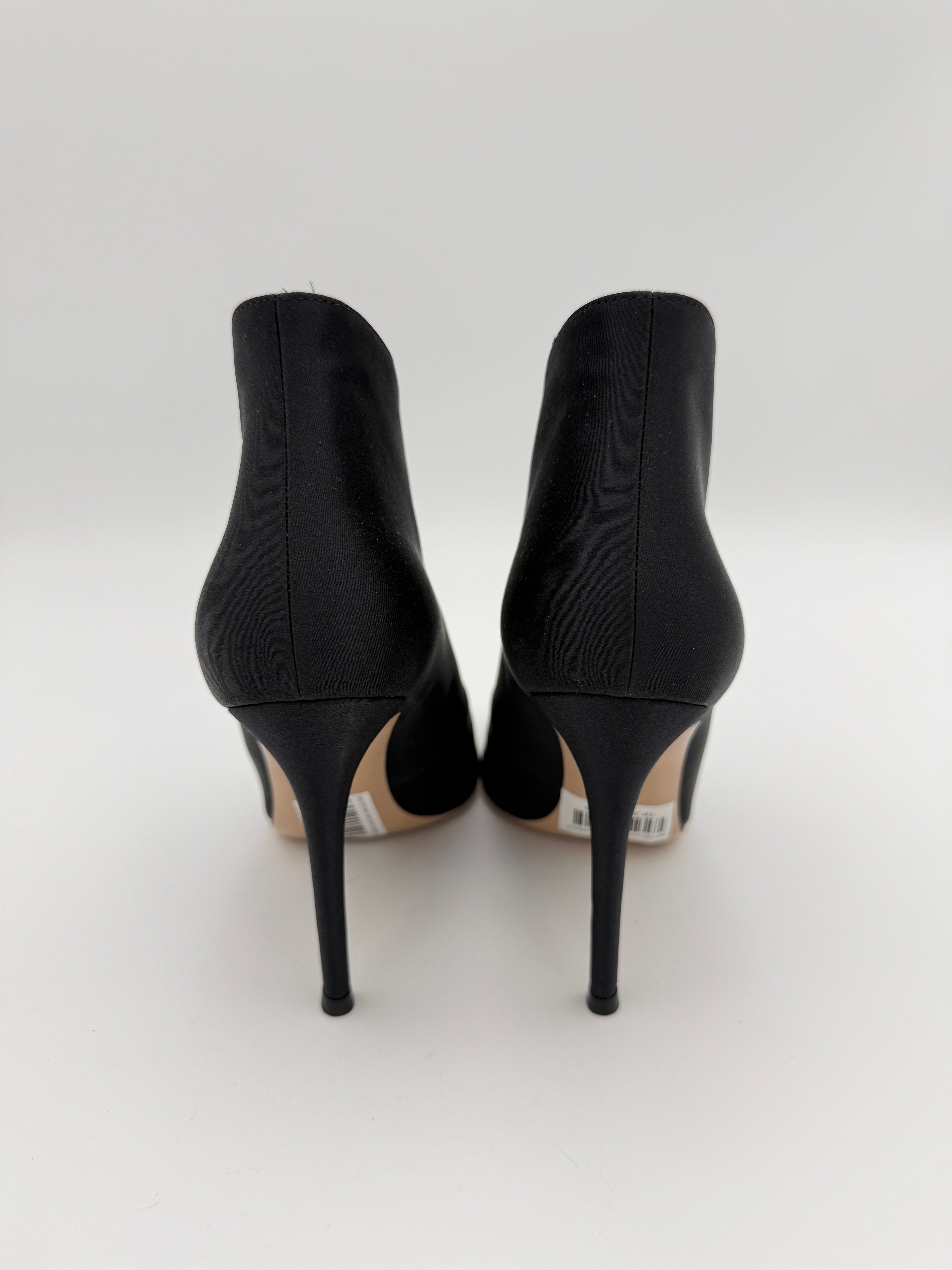 Gianvitto Rossi Black Satin Peep Toe - Size EU36.5