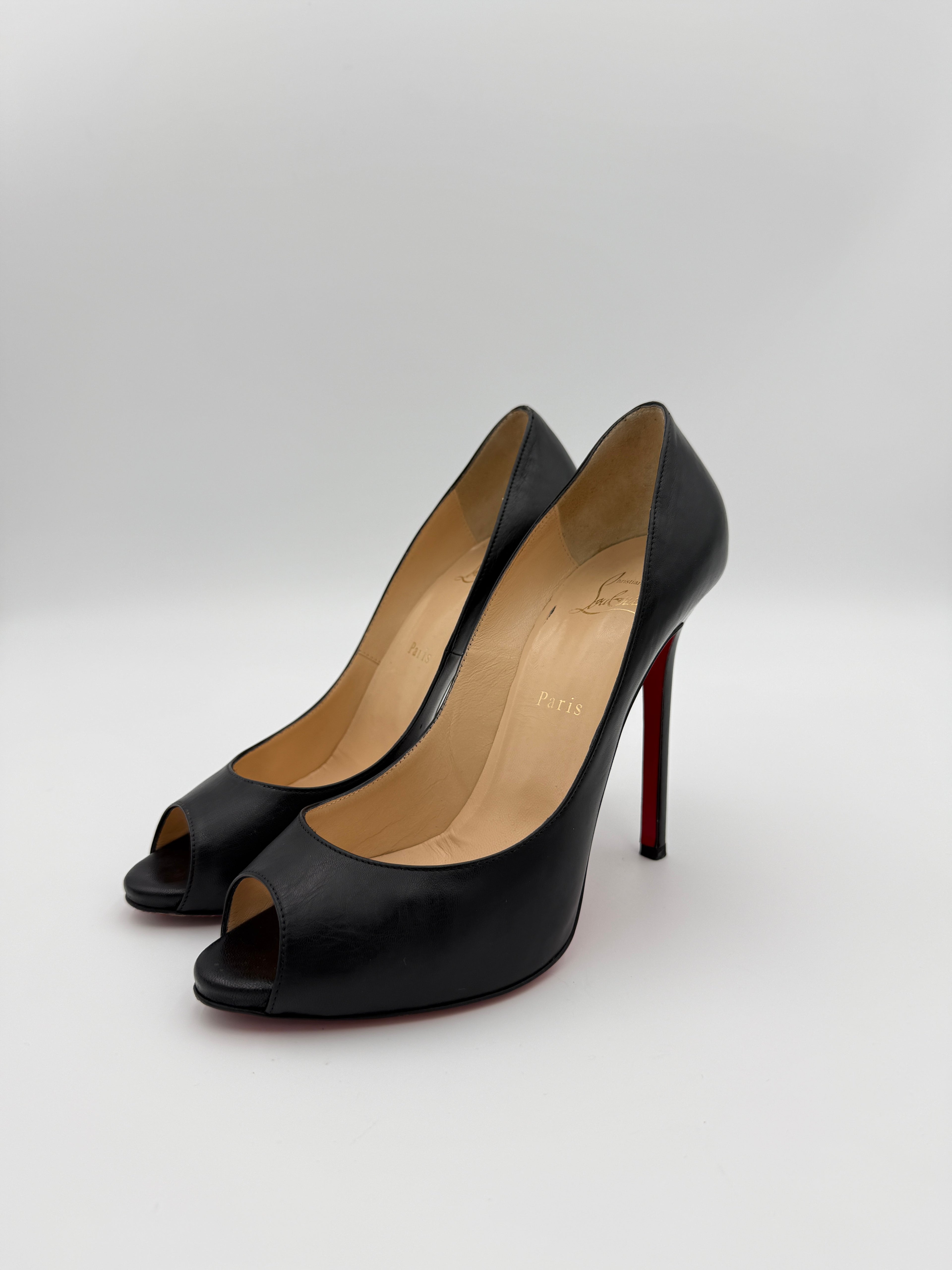 Louboutin Black leather with box