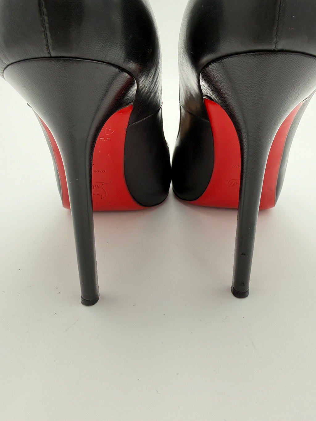 Louboutin Black leather with box
