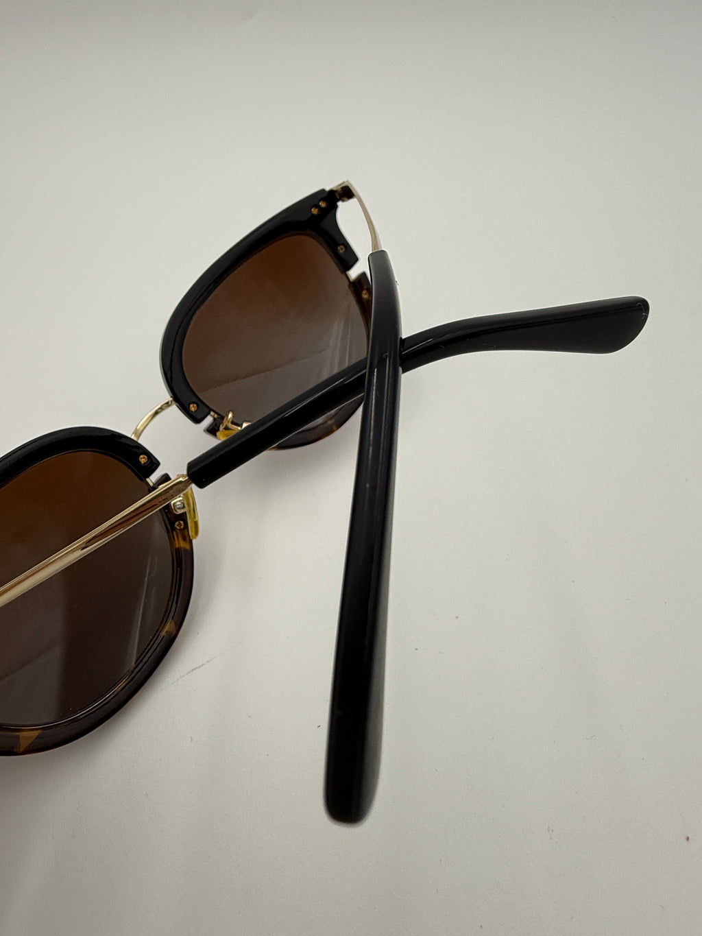 Tory Burch Sunglasses With Case
