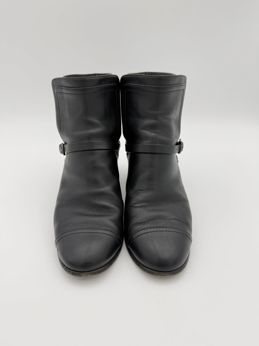 Chanel Black Calfskin leather ankle boots size 37eu