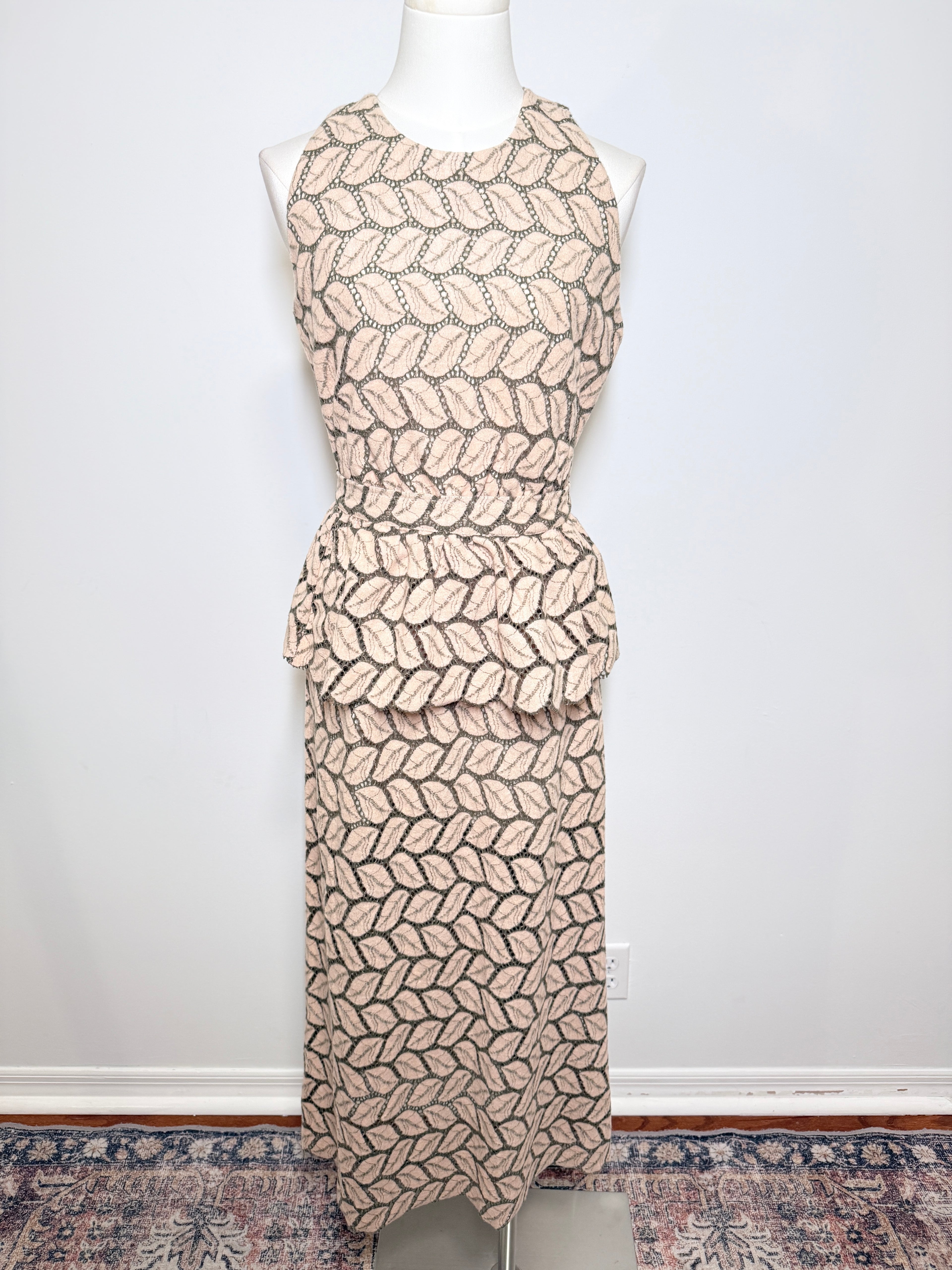 GAITEE ROSE AND GRAY LACE DRESS MEDIUM