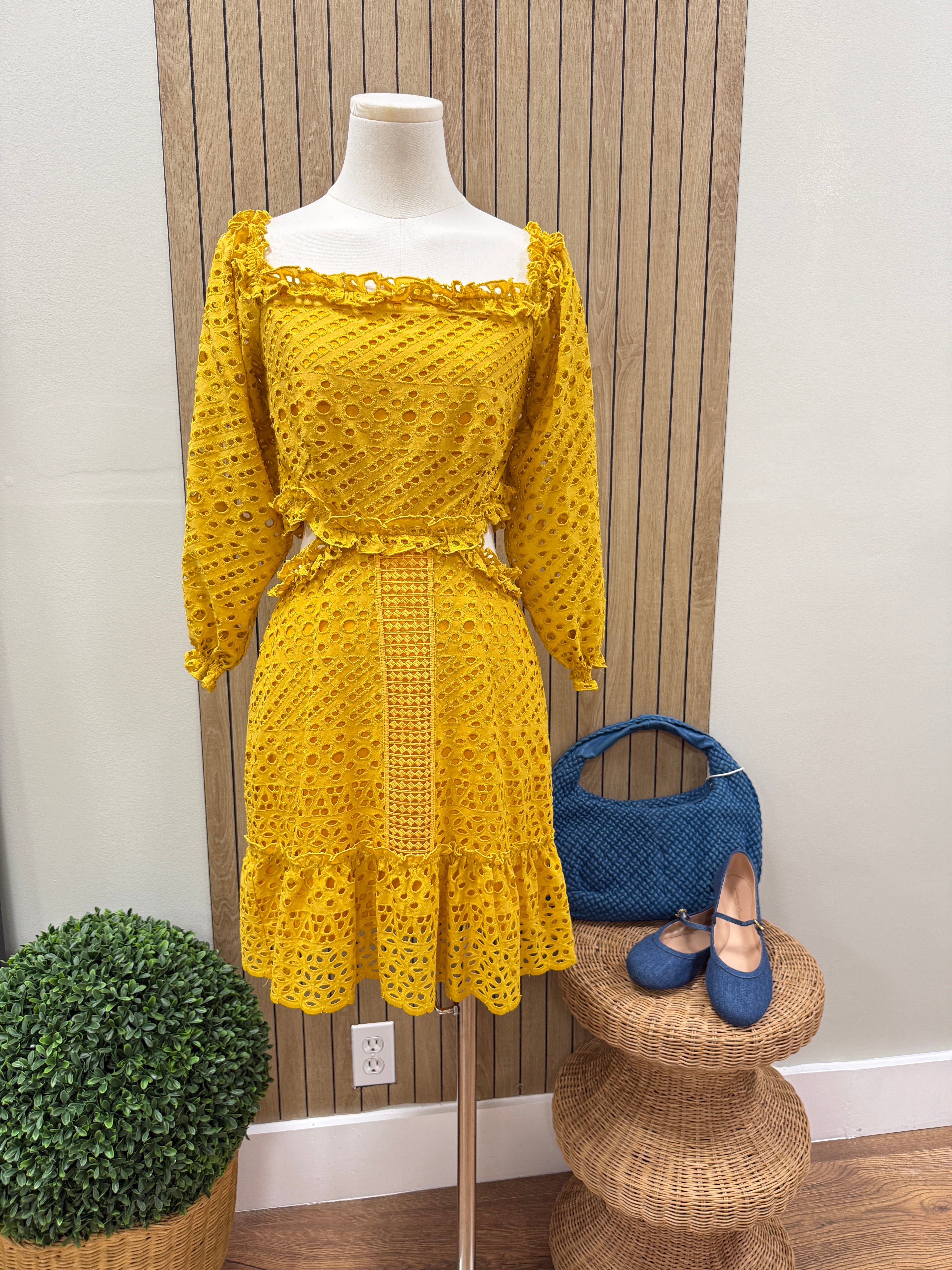 Yellow eyelet open waist dress Small