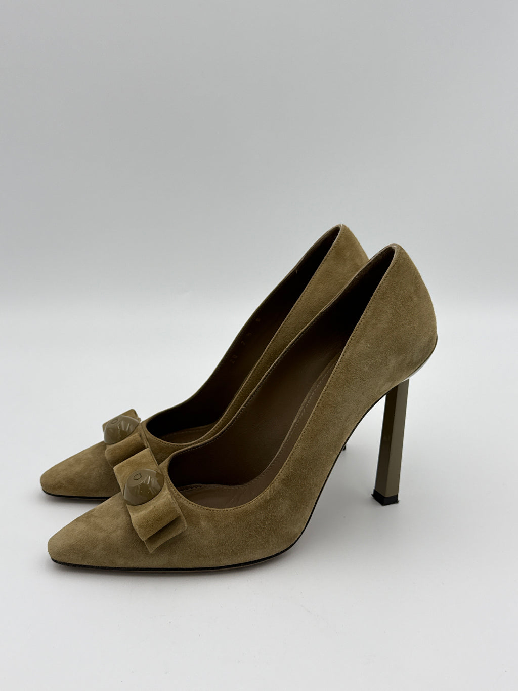 Ferragamo Olive suede pump