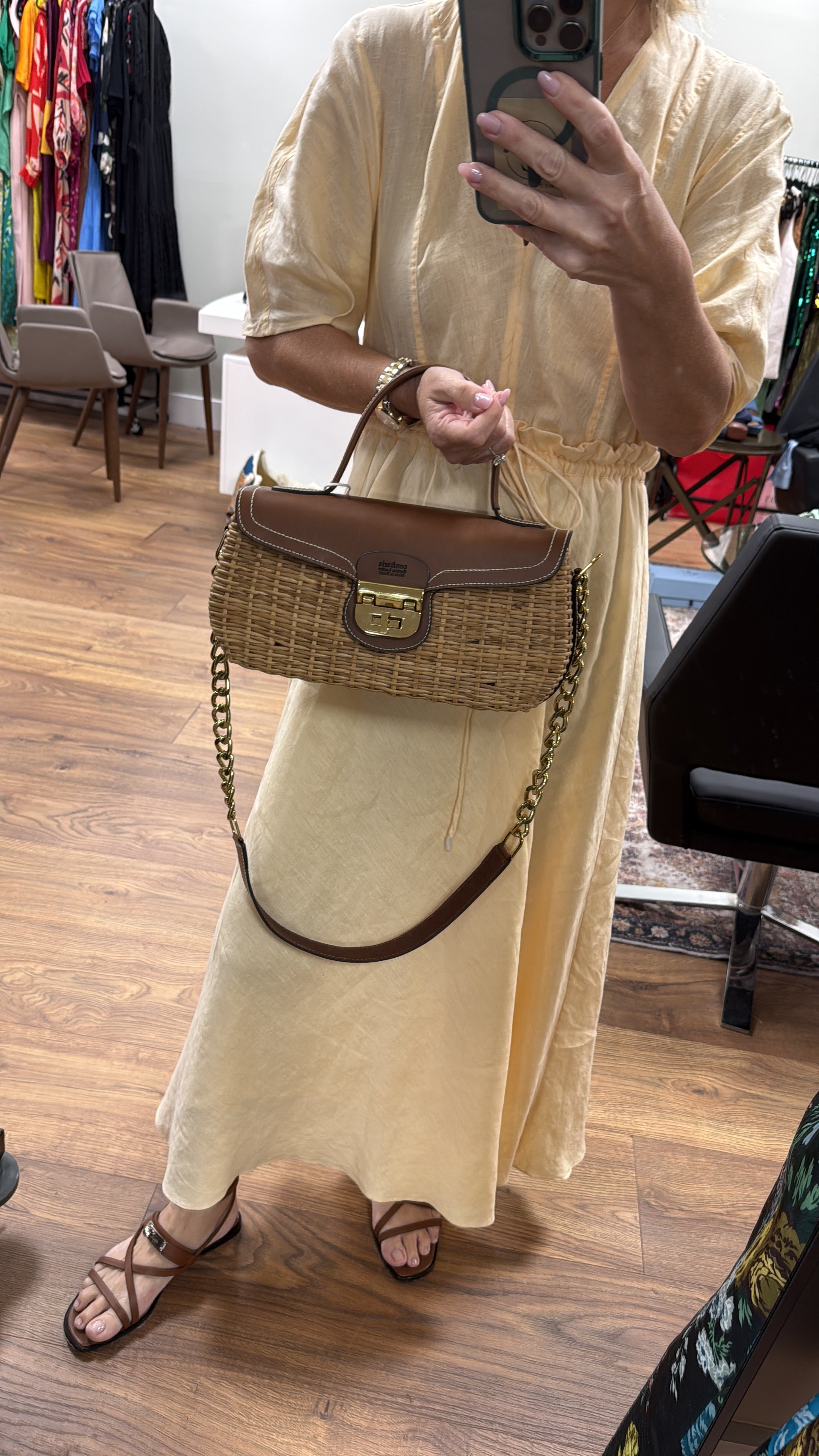 Confraria wicker bag with gold chain