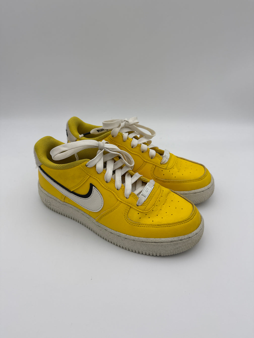 Nike Air Yellow Size 6Y