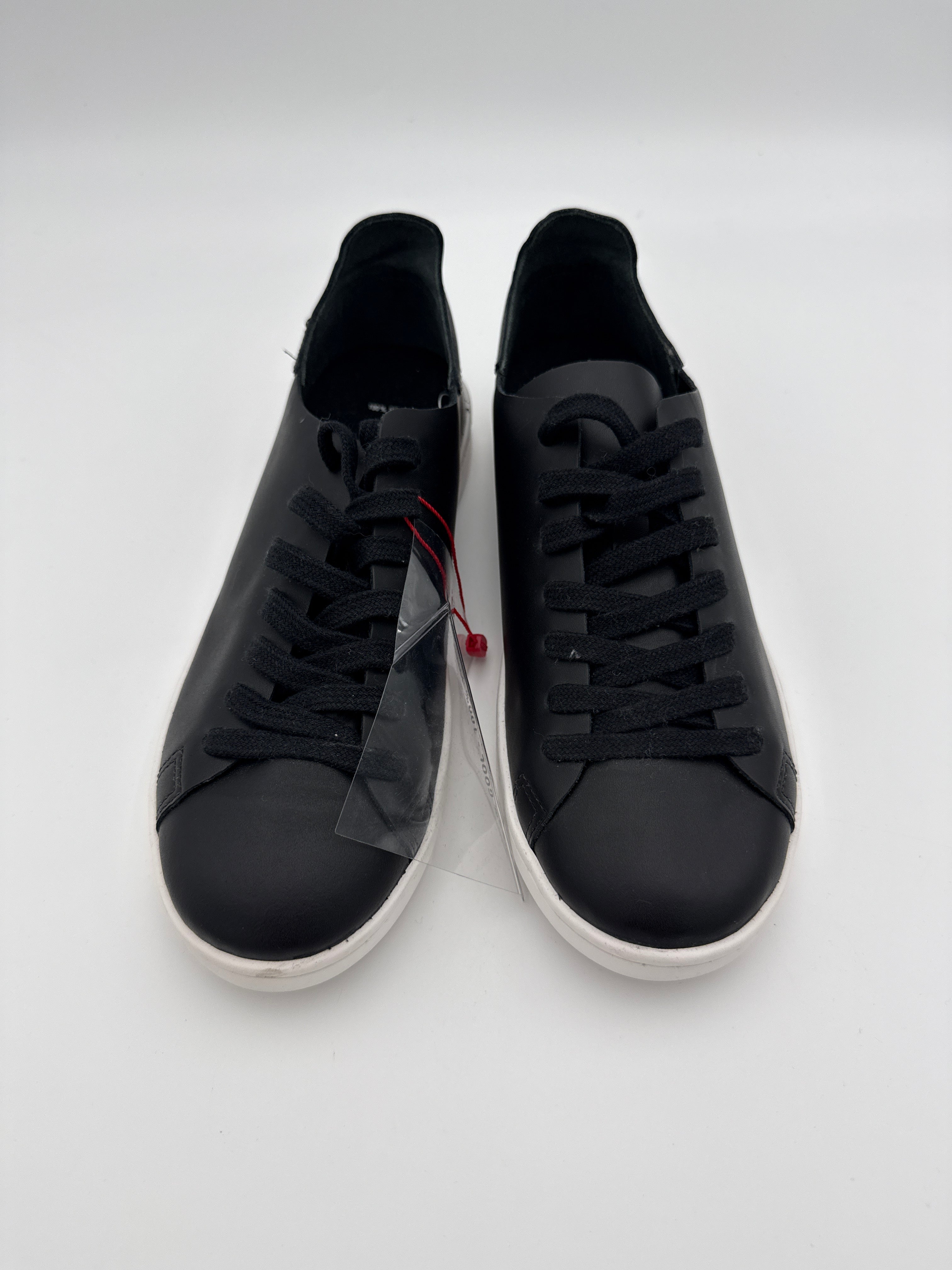 Schutz  New Black Leather Sneaker Size 8US