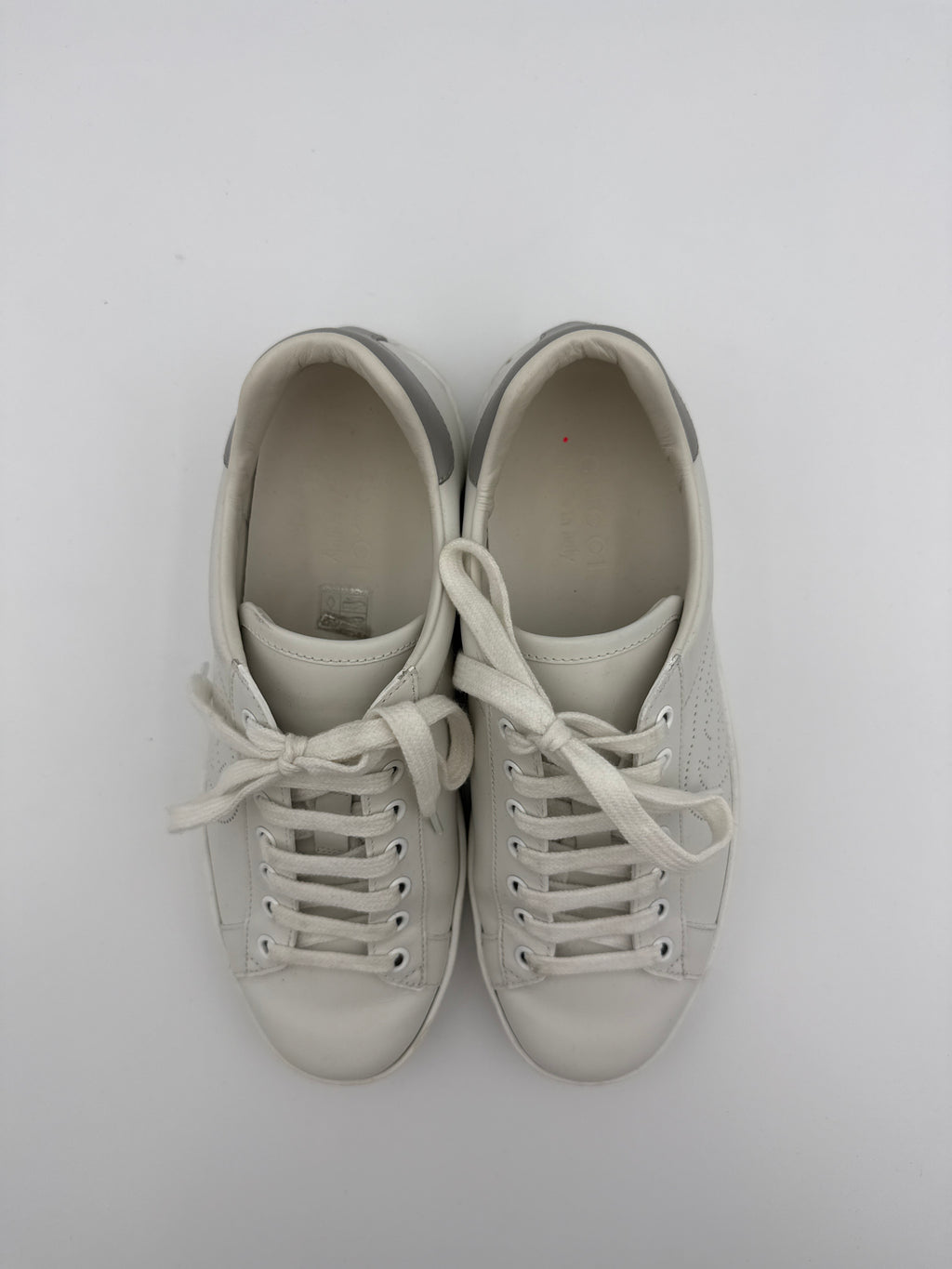 Gucci GG white leather sneakers Size 4y / 8 US