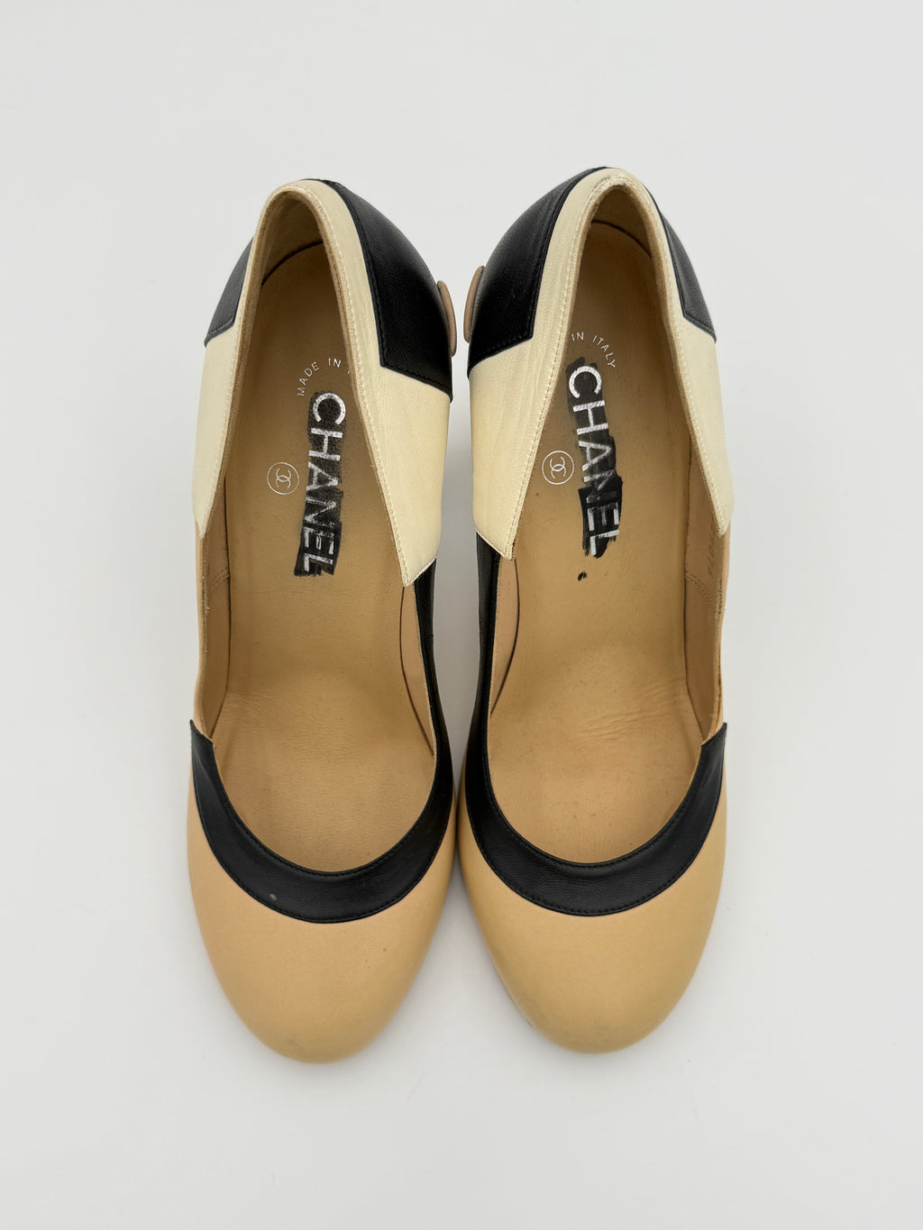 Chanel beige black heel pump EU39,5