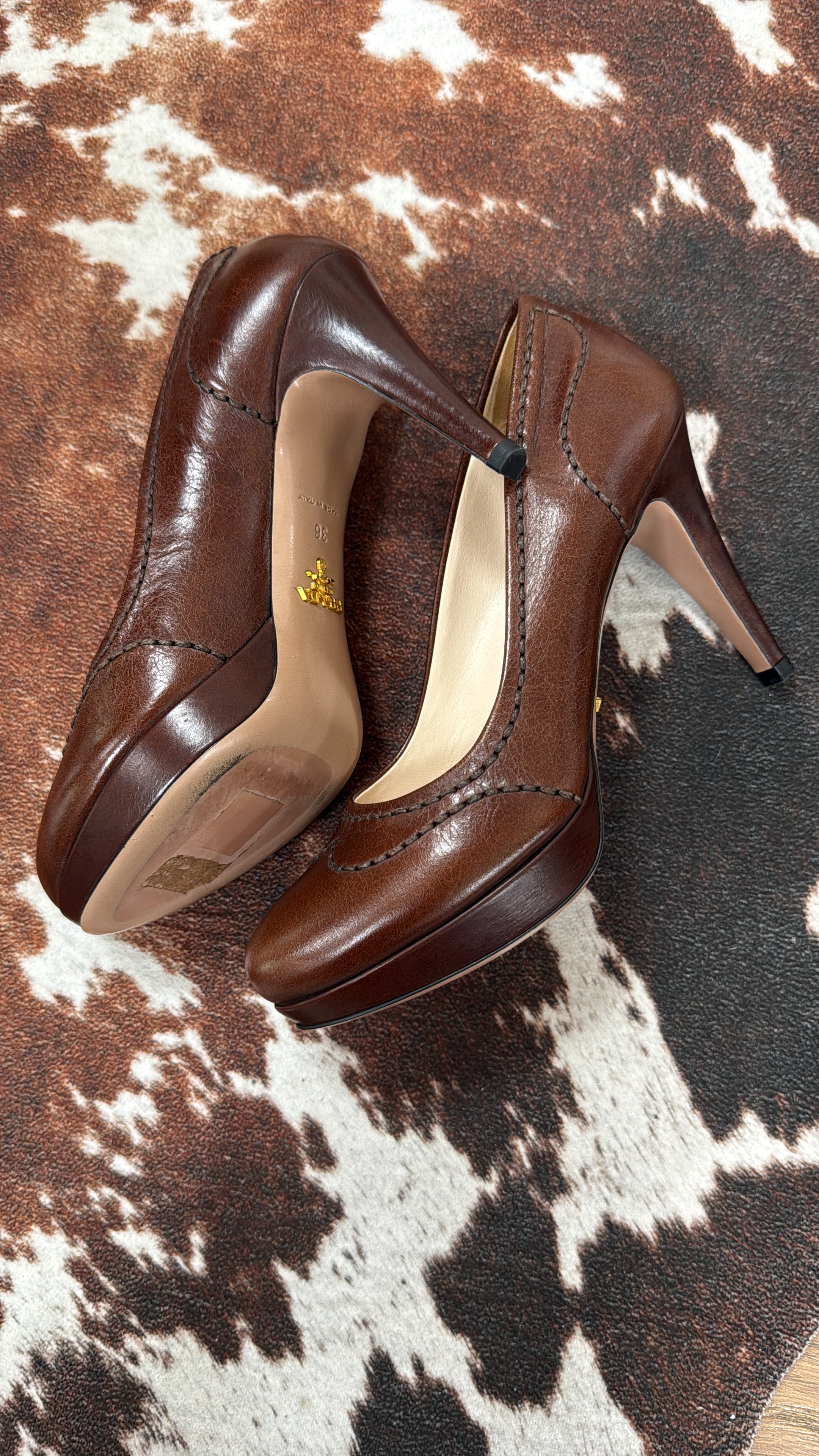 Prada oxford brown Heels Size 36 W/ dust