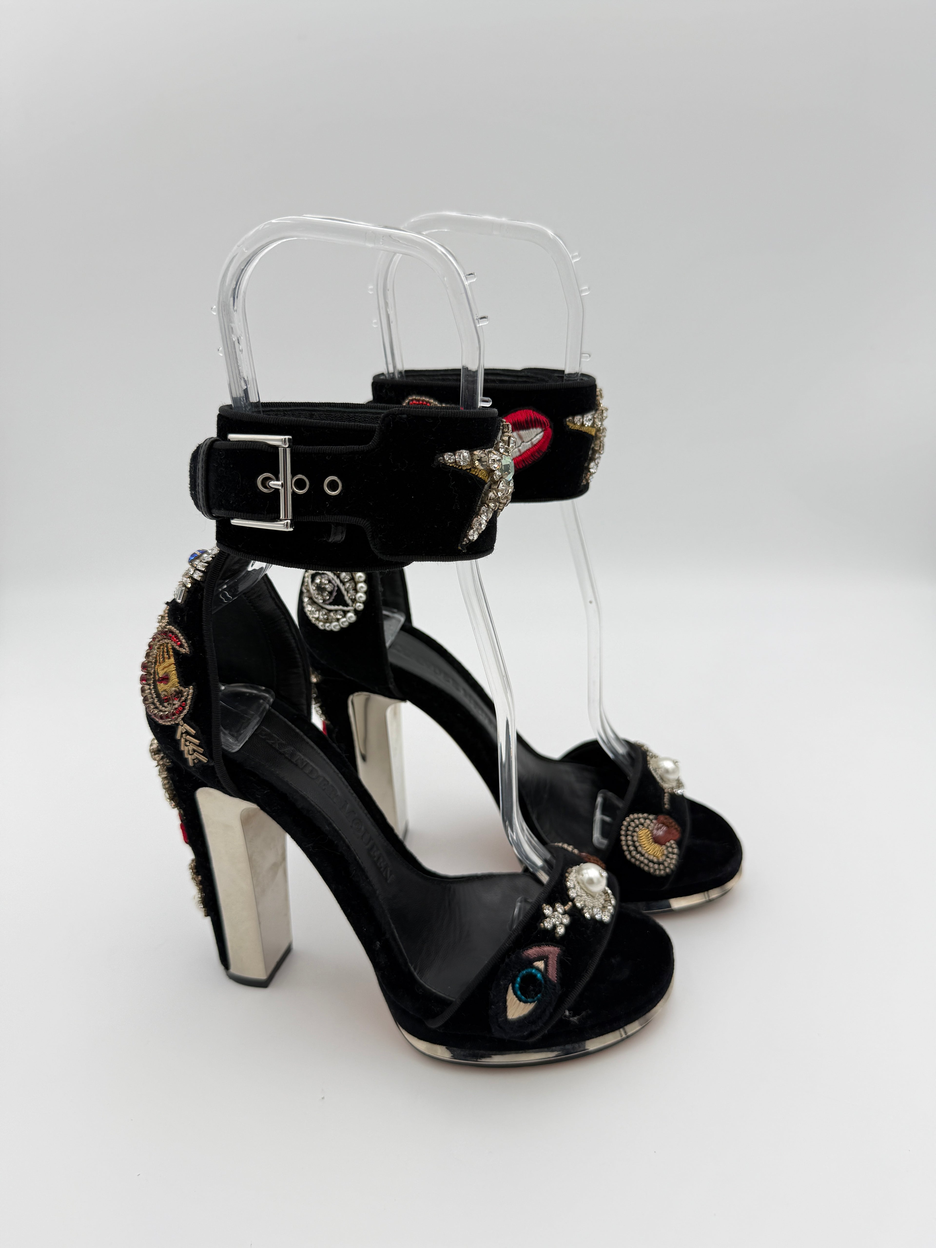 Alexander Mqueen Velvet sandal Size 35,5