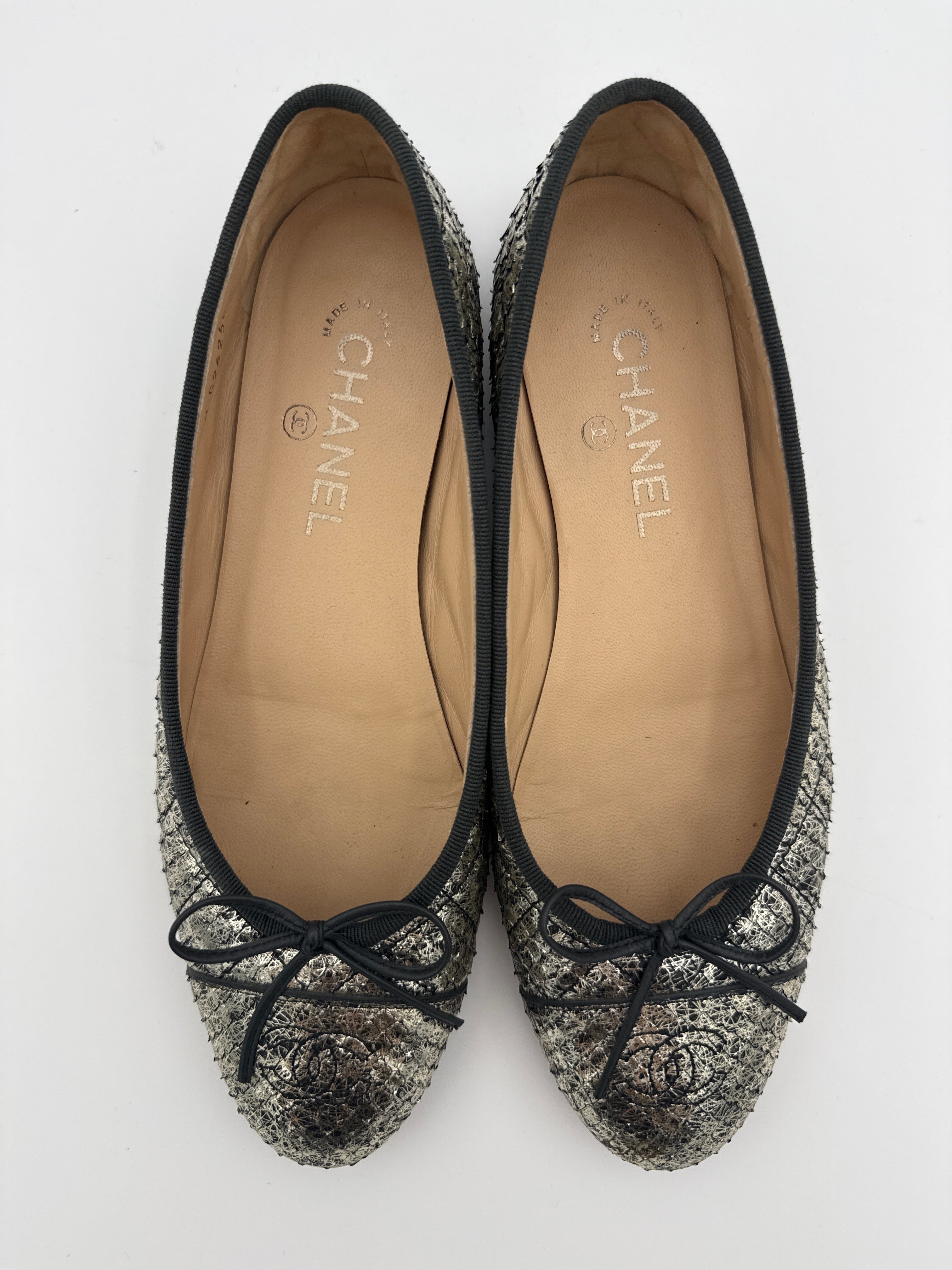 Chanel Ballerina Flat Silver Python size 39,5 Pre Loved