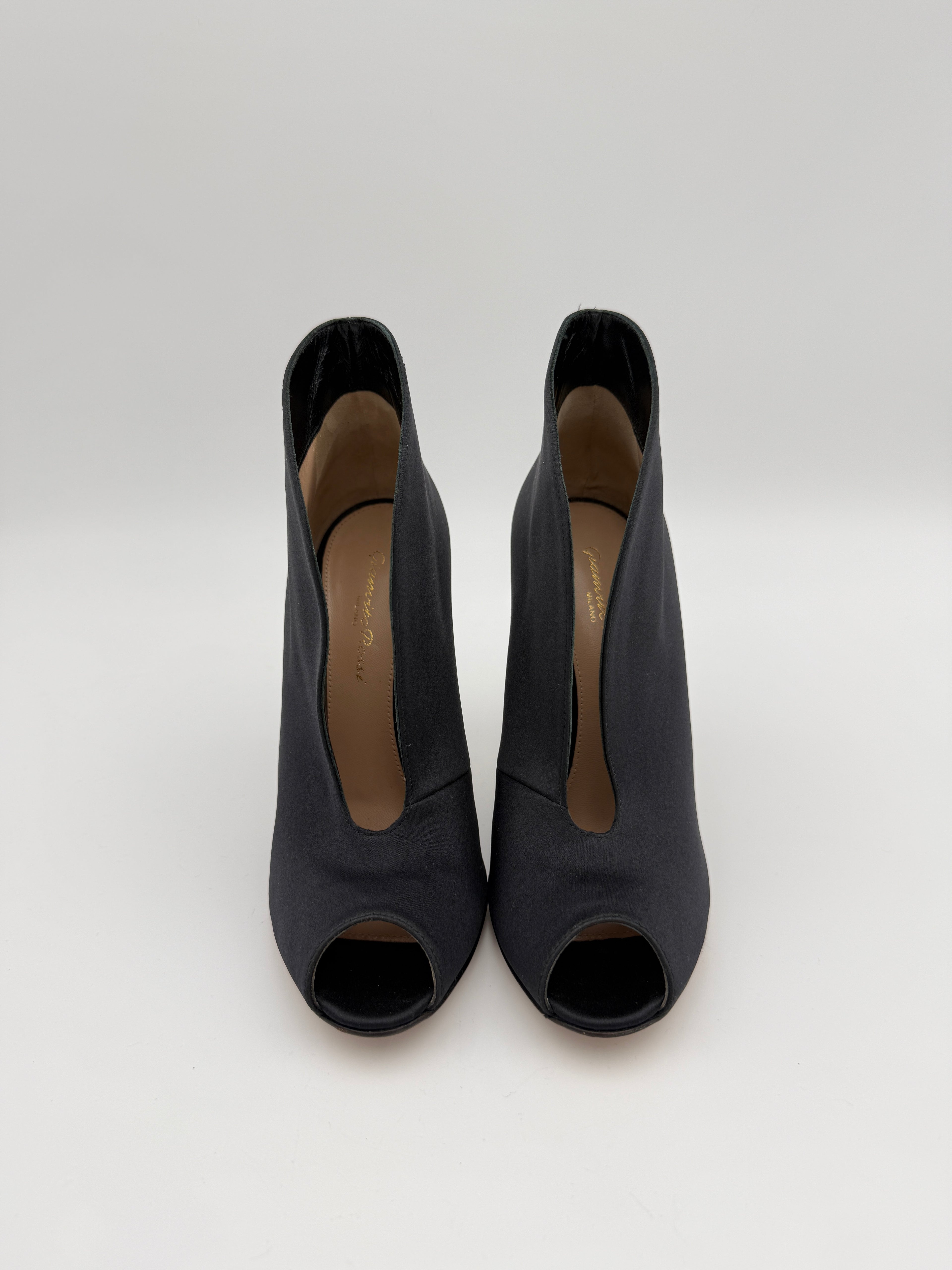 Gianvitto Rossi Black Satin Peep Toe - Size EU36.5