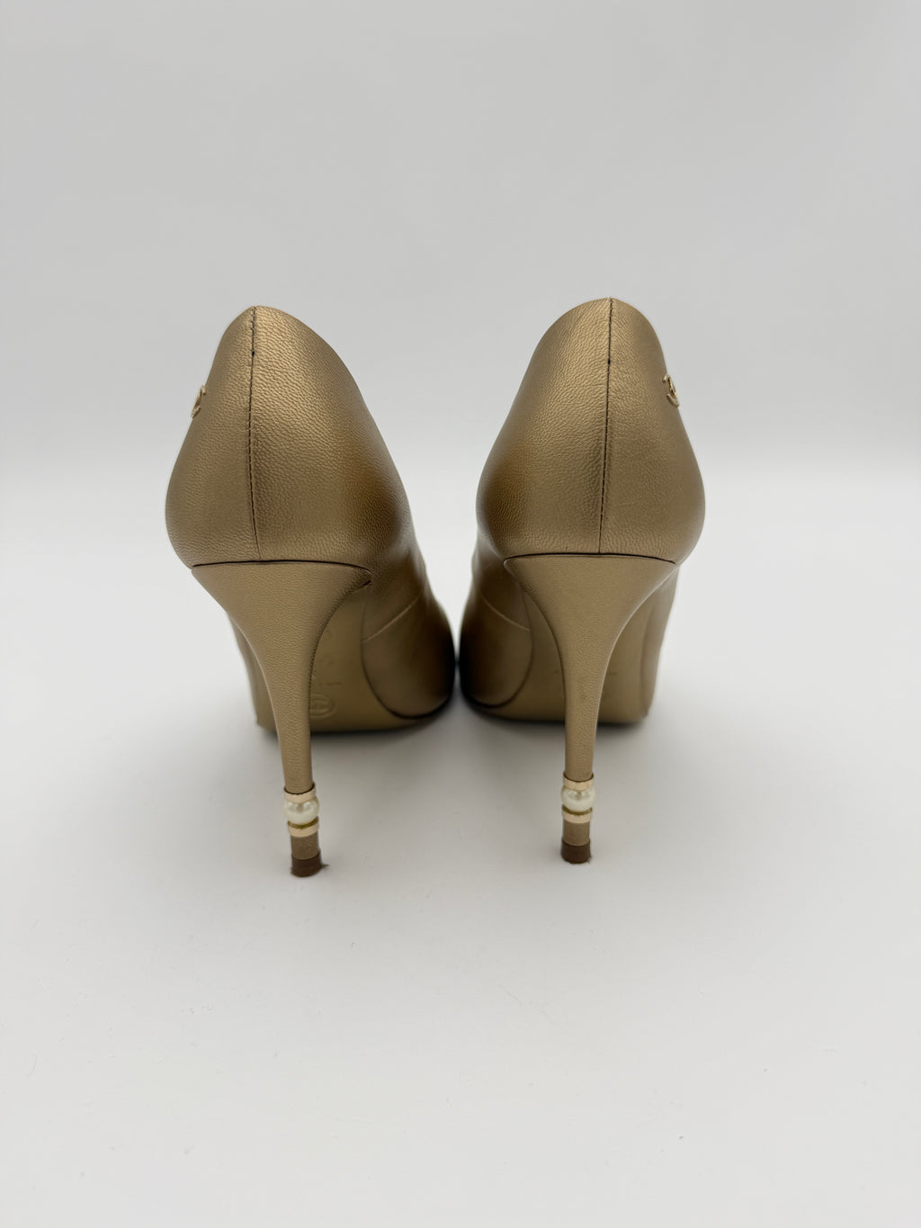 Chanel gold leather Pearl heel pump size 35