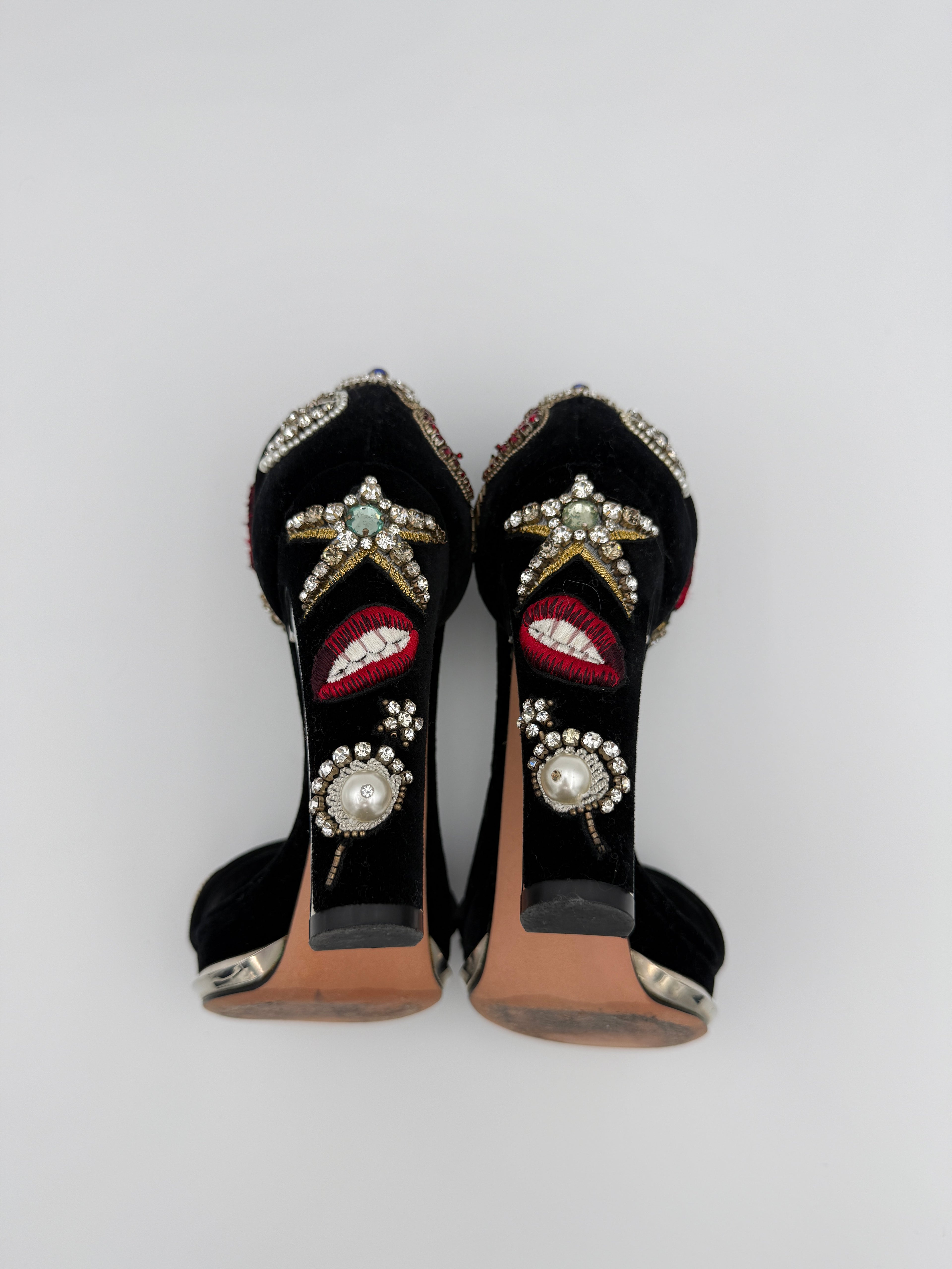 Alexander Mqueen Velvet sandal Size 35,5