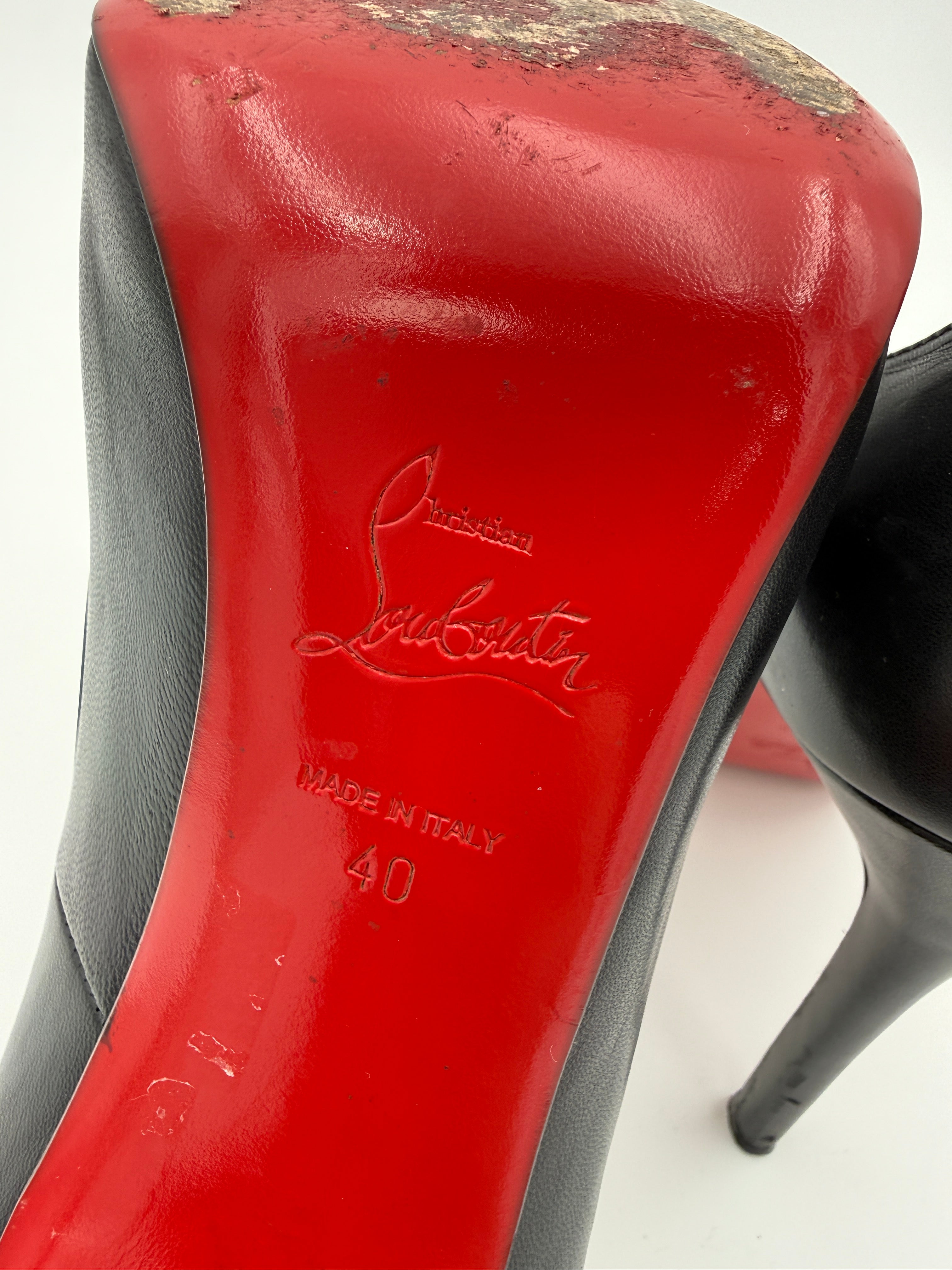 Louboutin Black leather with box
