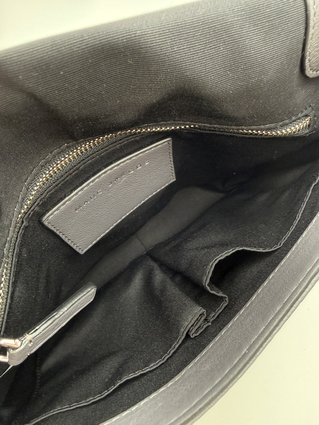 Marc Jacobs Saddle Gray bag with dust