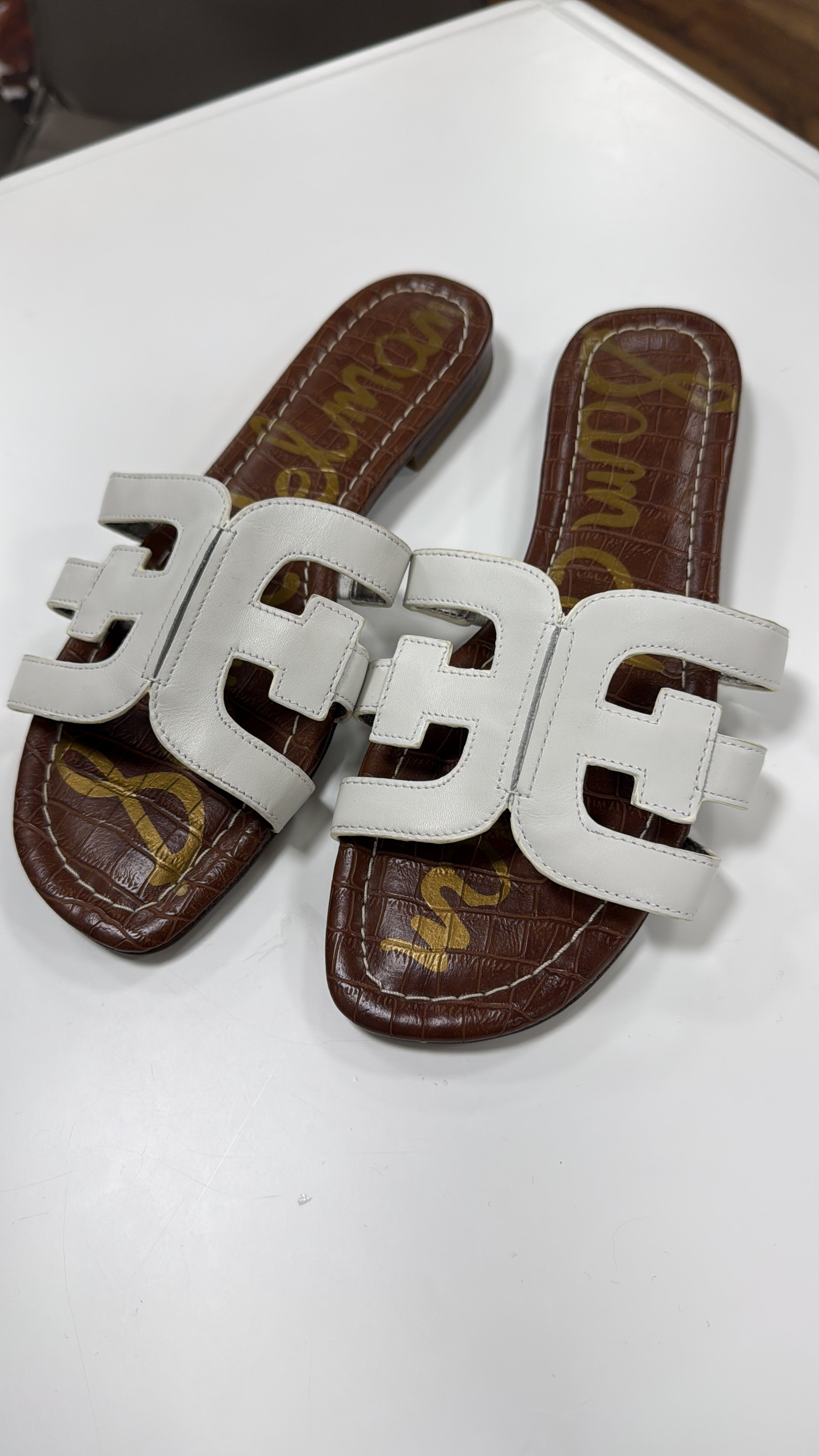 San Edelman white flat New size 8