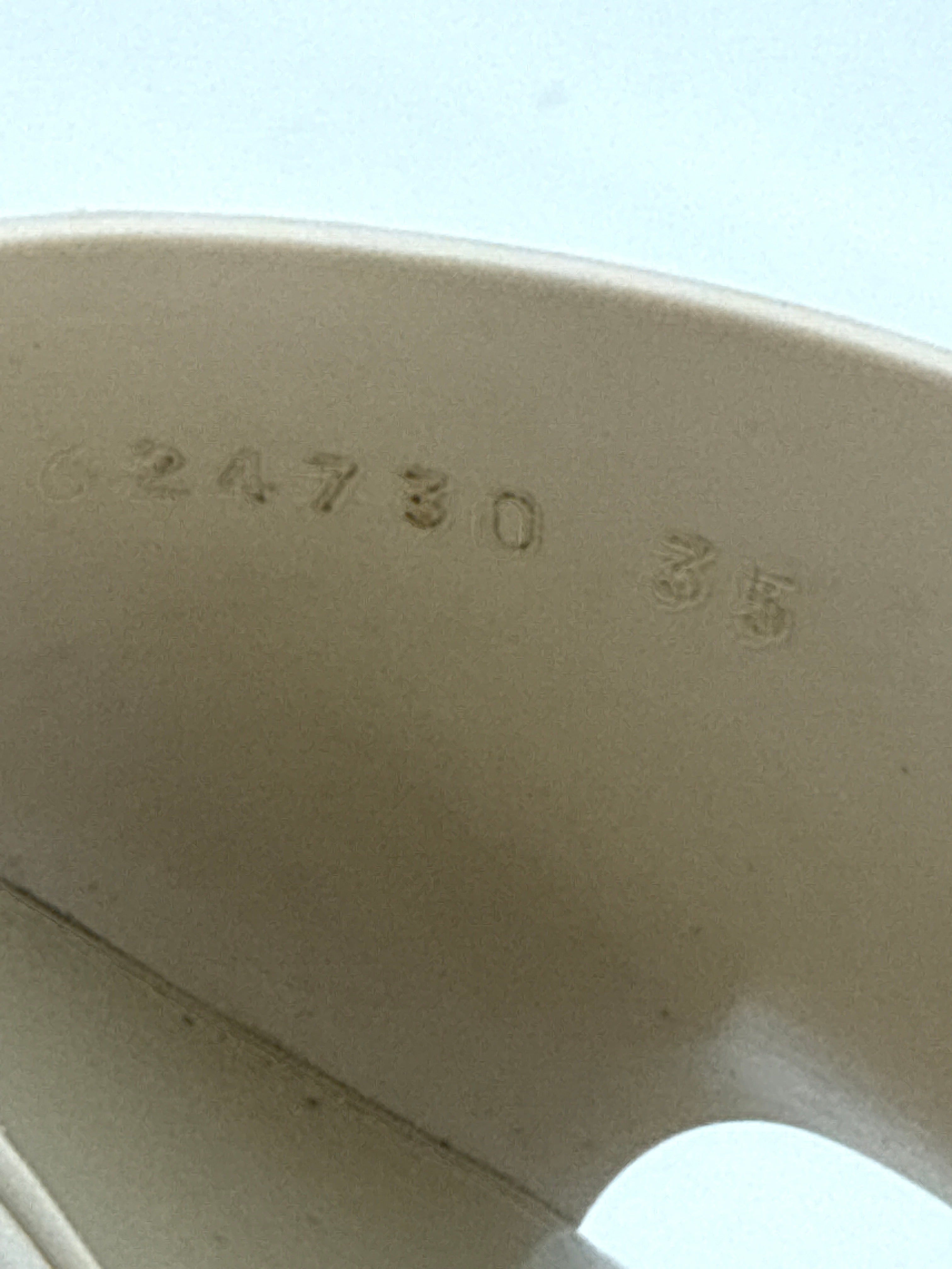 Gucci Off White Rubber Slide Sandals size 35