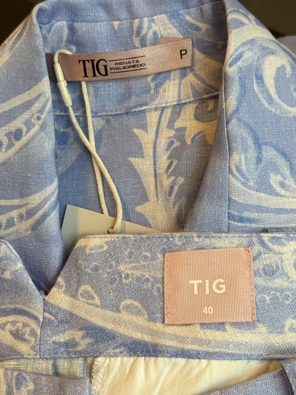 TIG Blue Linen Paisley Print Set Medium