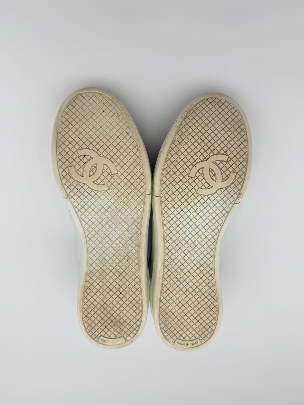 Chanel White Leather sneaker Size 36,5