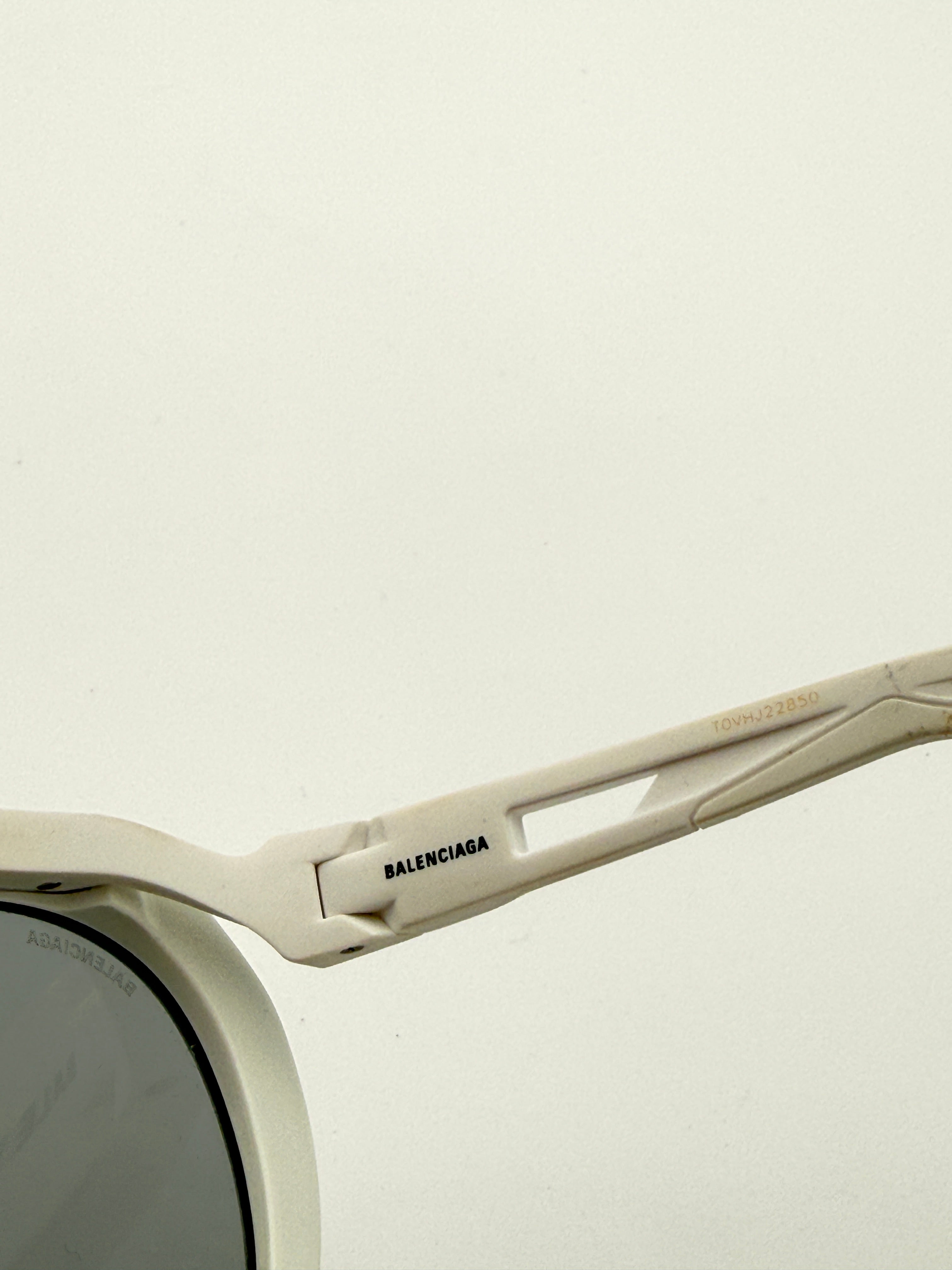 Balenciaga BB0024S white