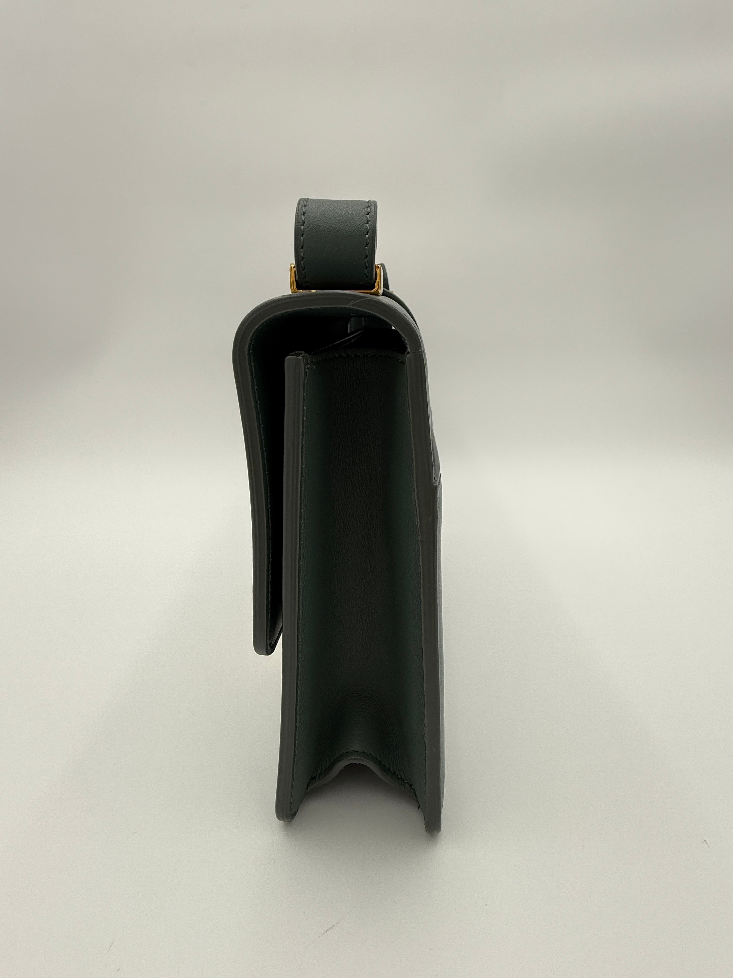 Dior 30 Montaigne green